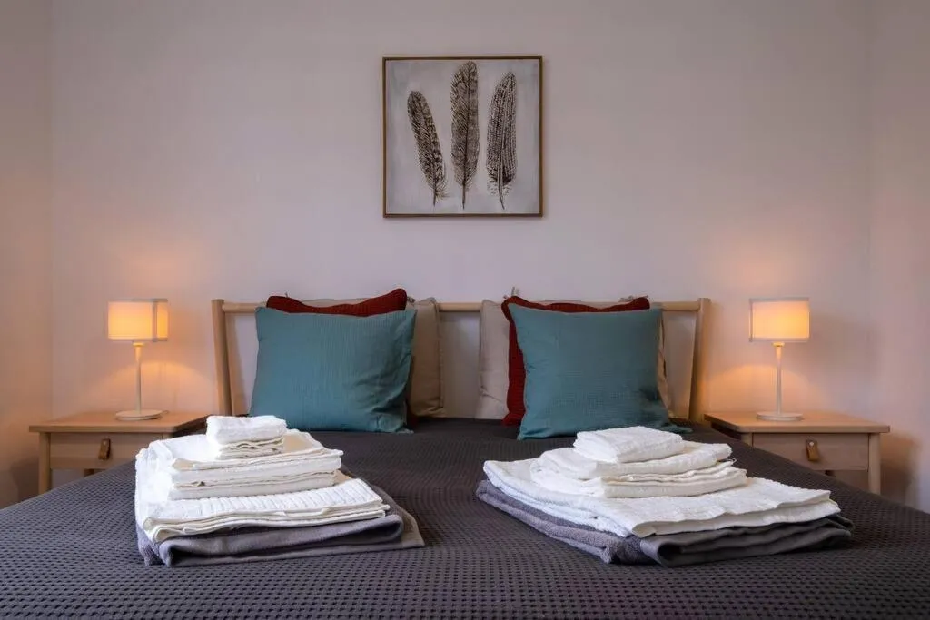 Bed in Vila Nova Suite Apt (historic PDL city center)