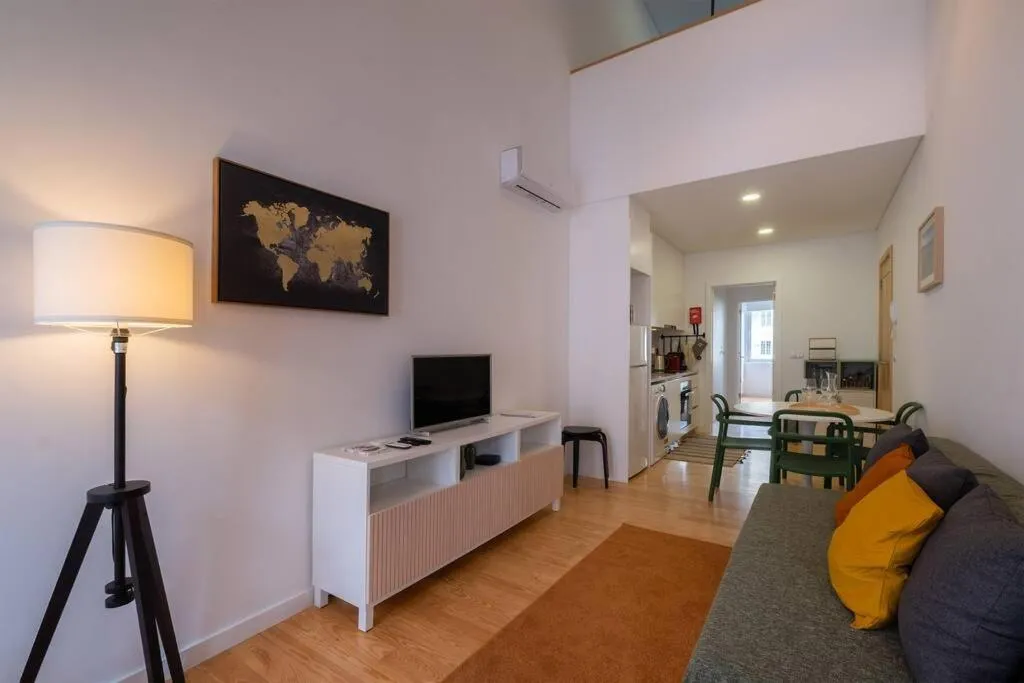TV and multimedia in Vila Nova Suite Apt (historic PDL city center)