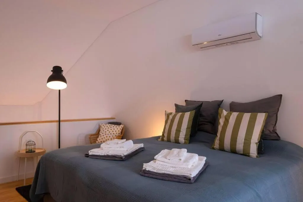 Bed in Vila Nova Suite Apt (historic PDL city center)