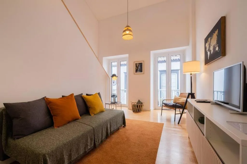 TV and multimedia in Vila Nova Suite Apt (historic PDL city center)