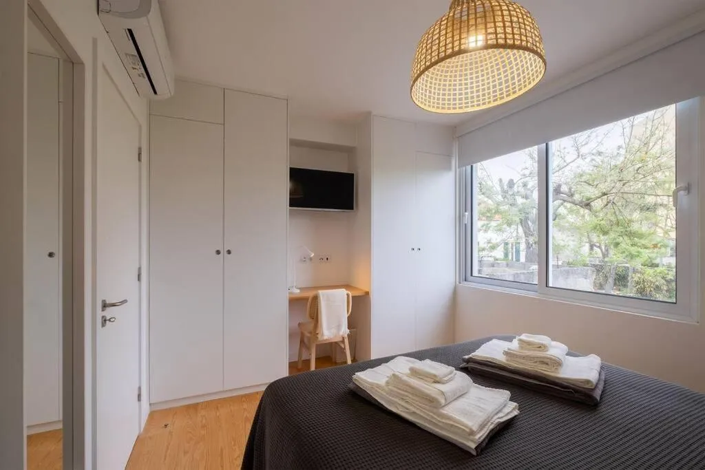 Bed in Vila Nova Suite Apt (historic PDL city center)
