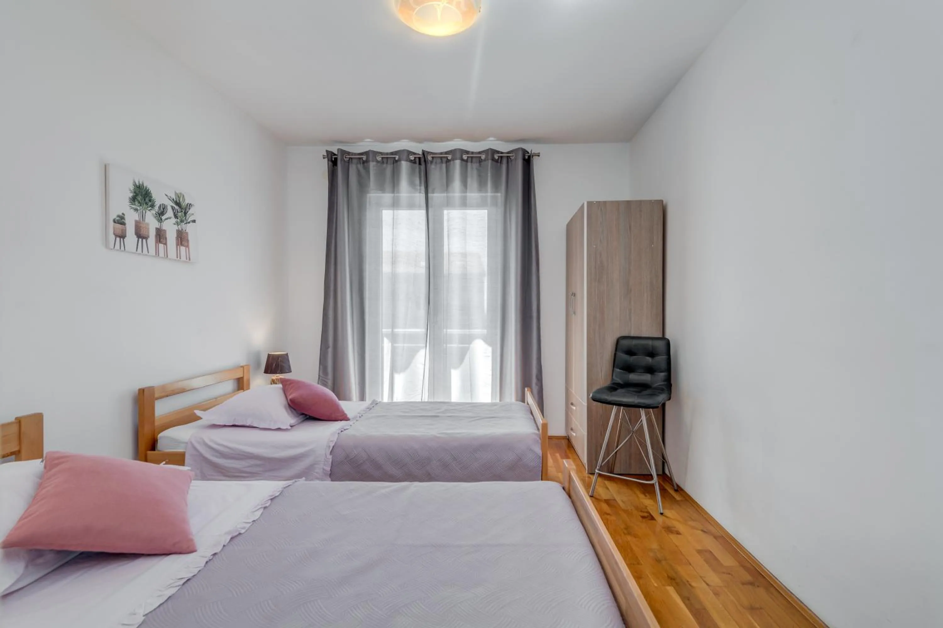 Bed in Apartment Renata + PRIVATE swimming pool in SPLIT
