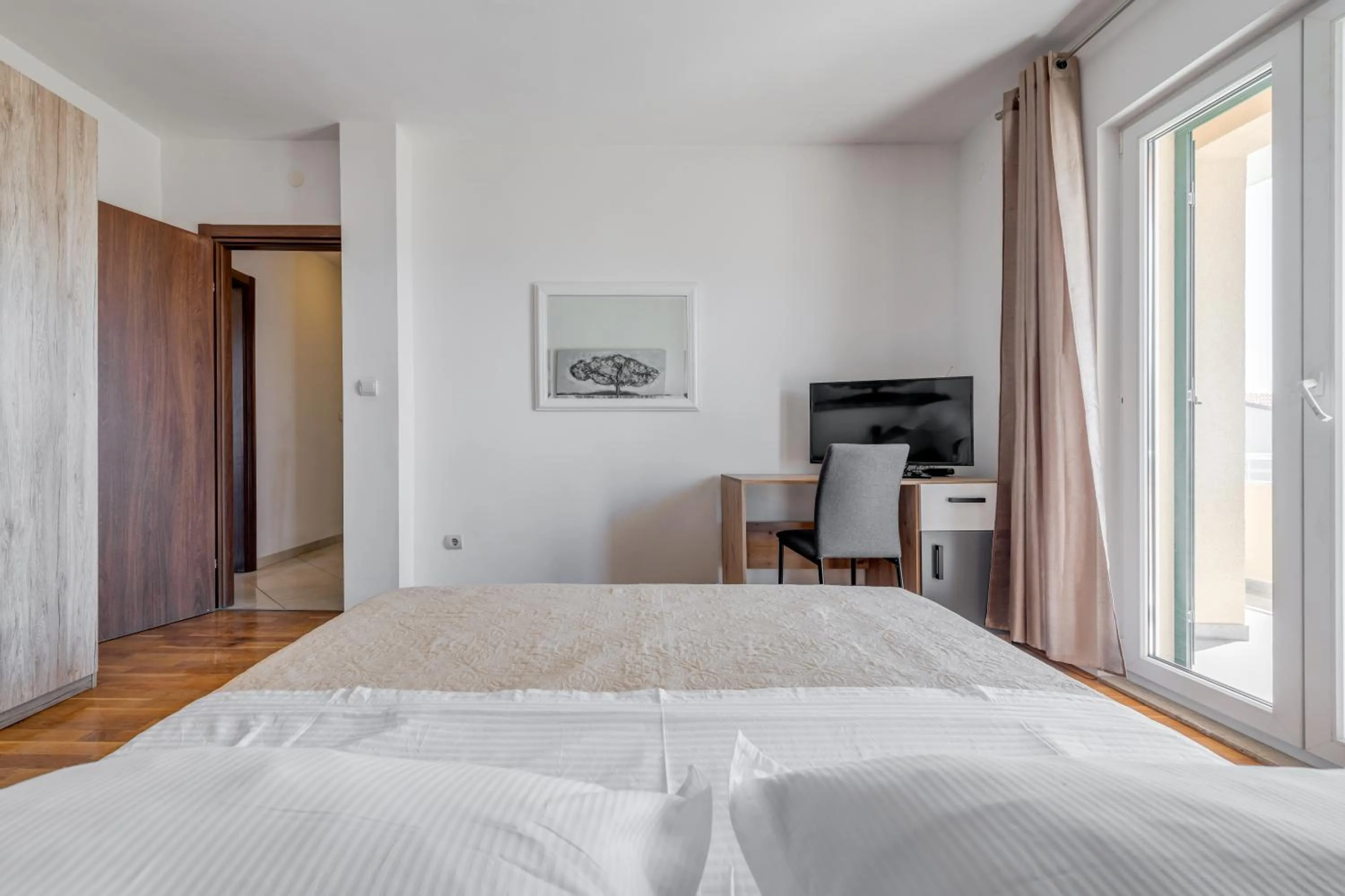 Bed in Apartment Renata + PRIVATE swimming pool in SPLIT