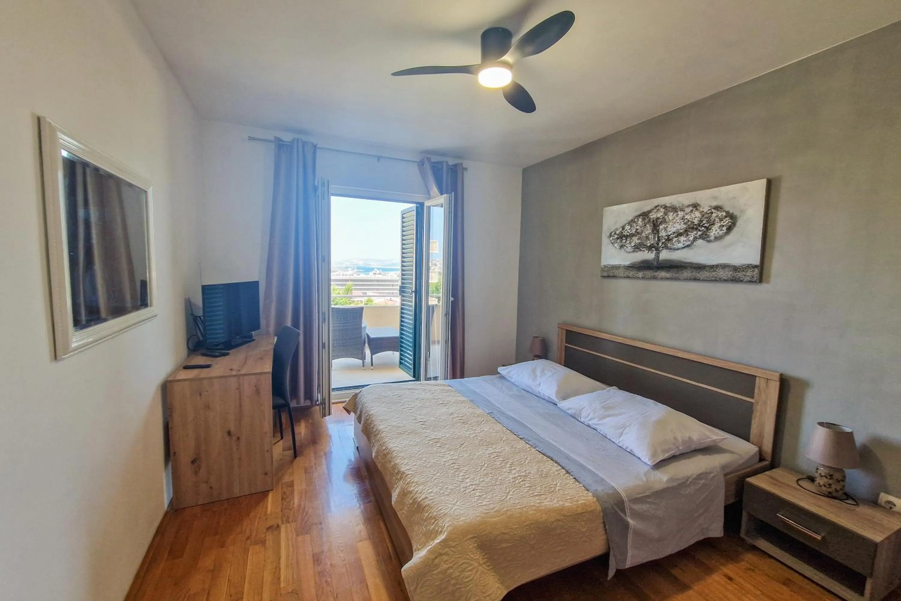 Bed in Apartment Renata + PRIVATE swimming pool in SPLIT