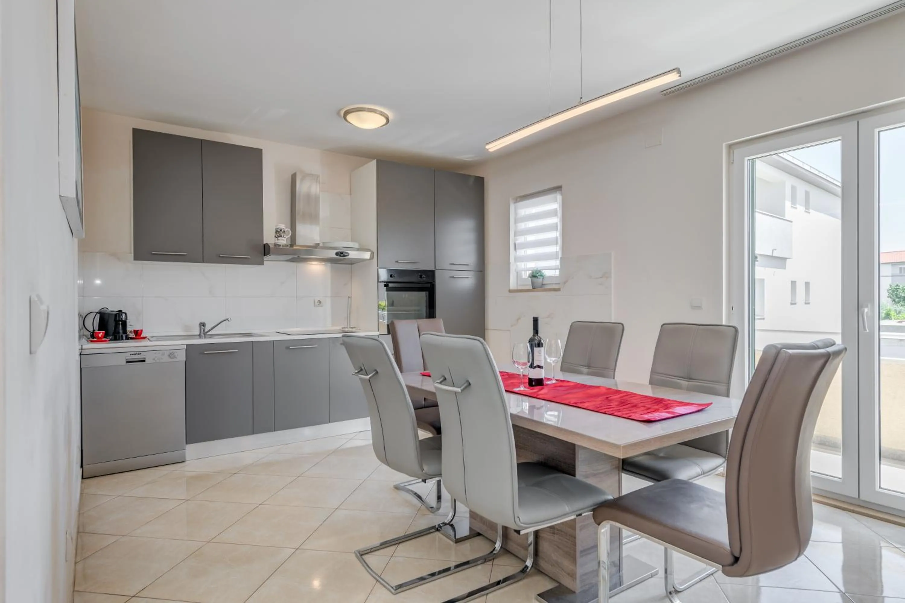 Apartment Renata + PRIVATE swimming pool in SPLIT