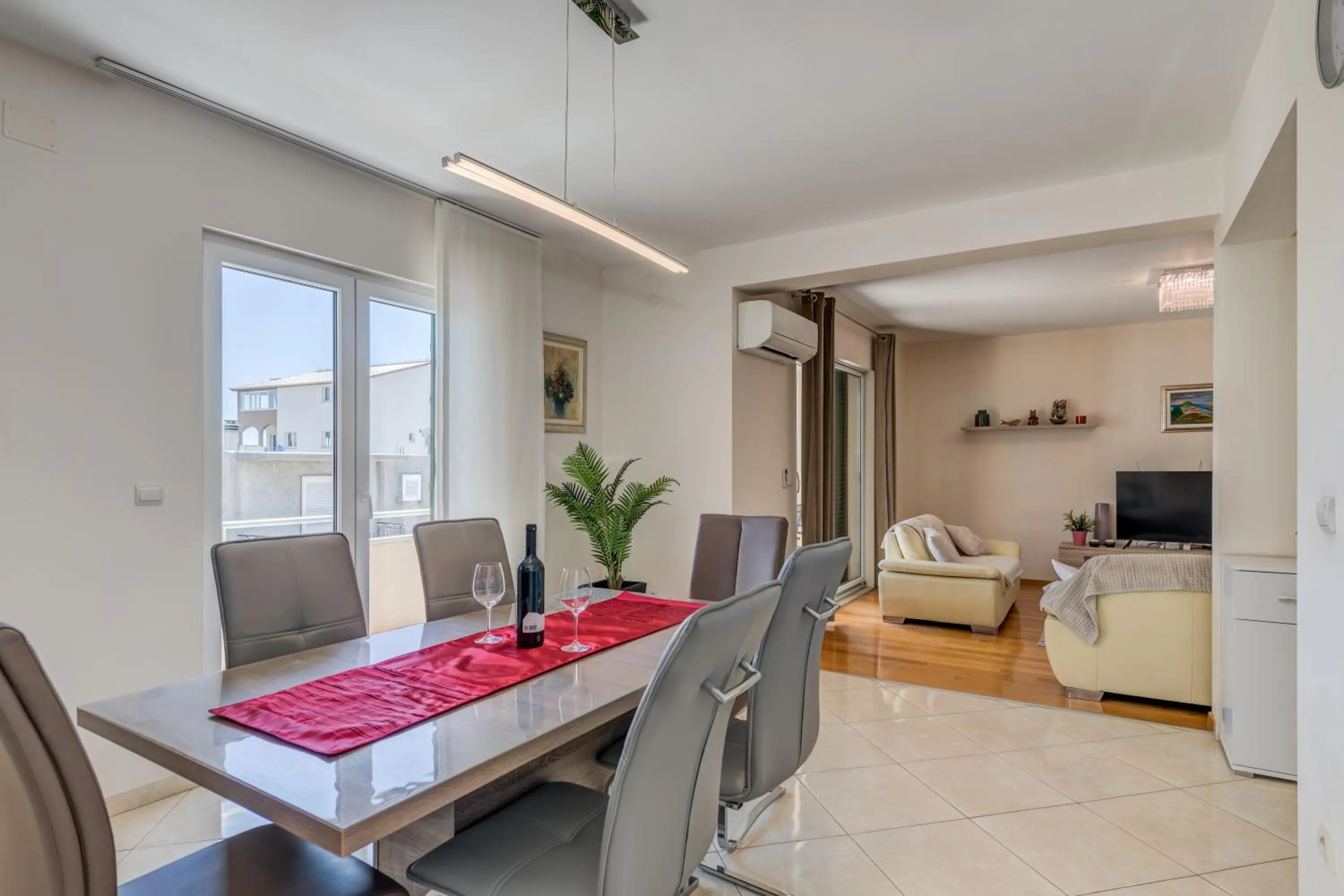 Apartment Renata + PRIVATE swimming pool in SPLIT