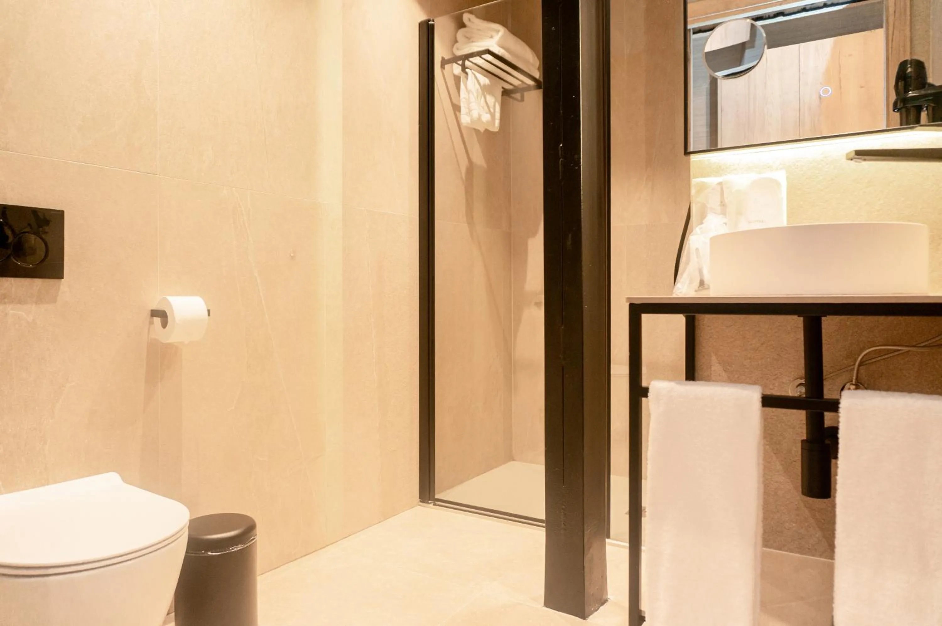 Shower in The Valentia Corretgería