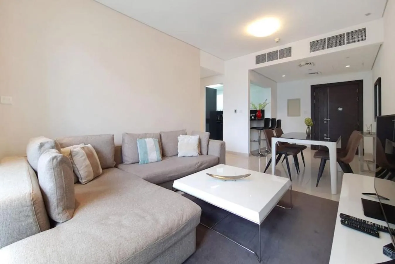 Living room in Silverene Tower B, Dubai Marina - Vibrant Two Bedroom