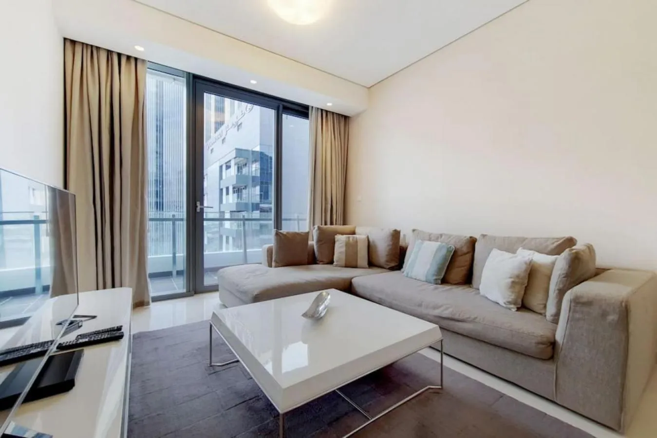 Living room in Silverene Tower B, Dubai Marina - Vibrant Two Bedroom
