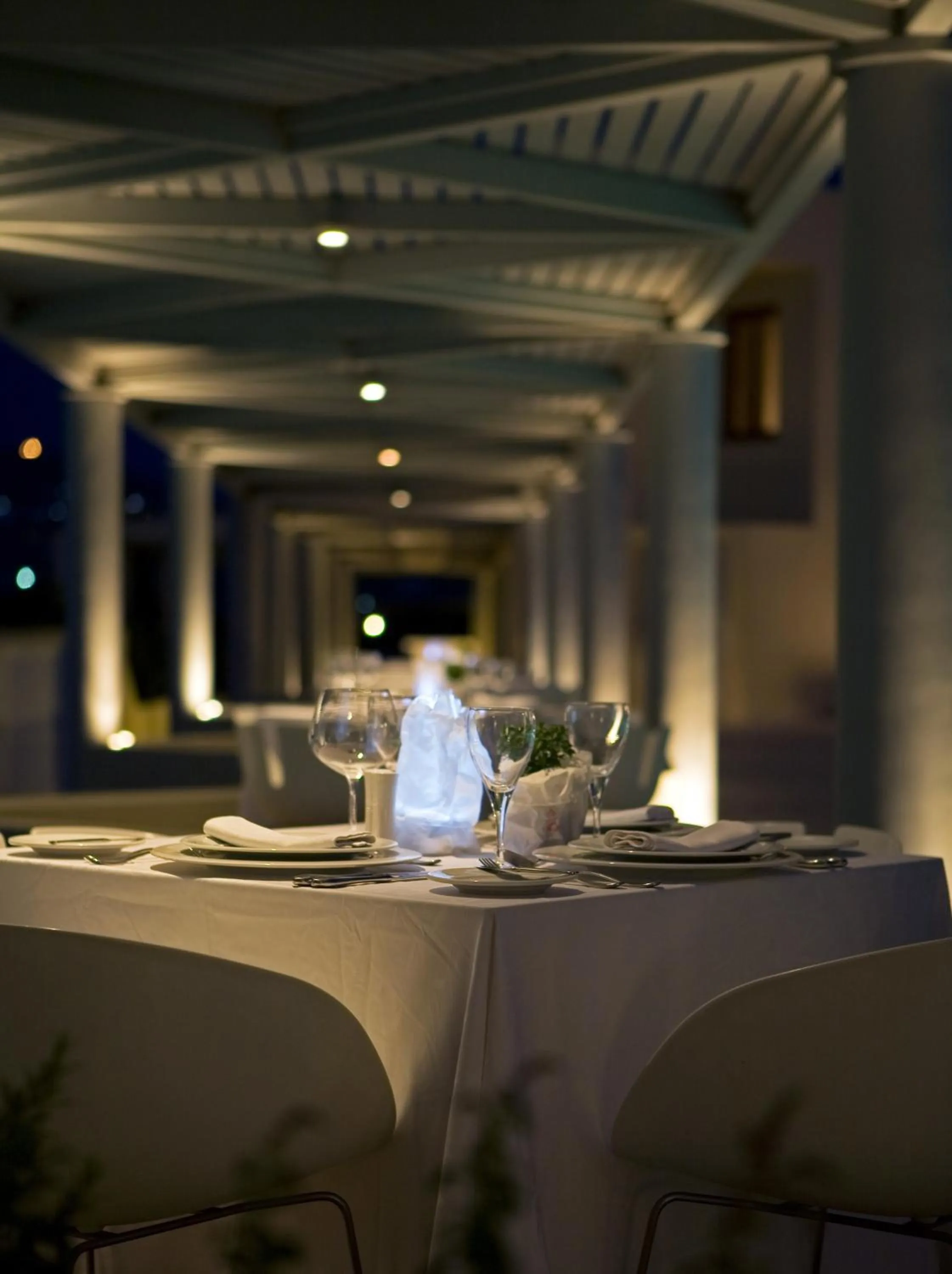 Restaurant/places to eat in The Majestic Hotel