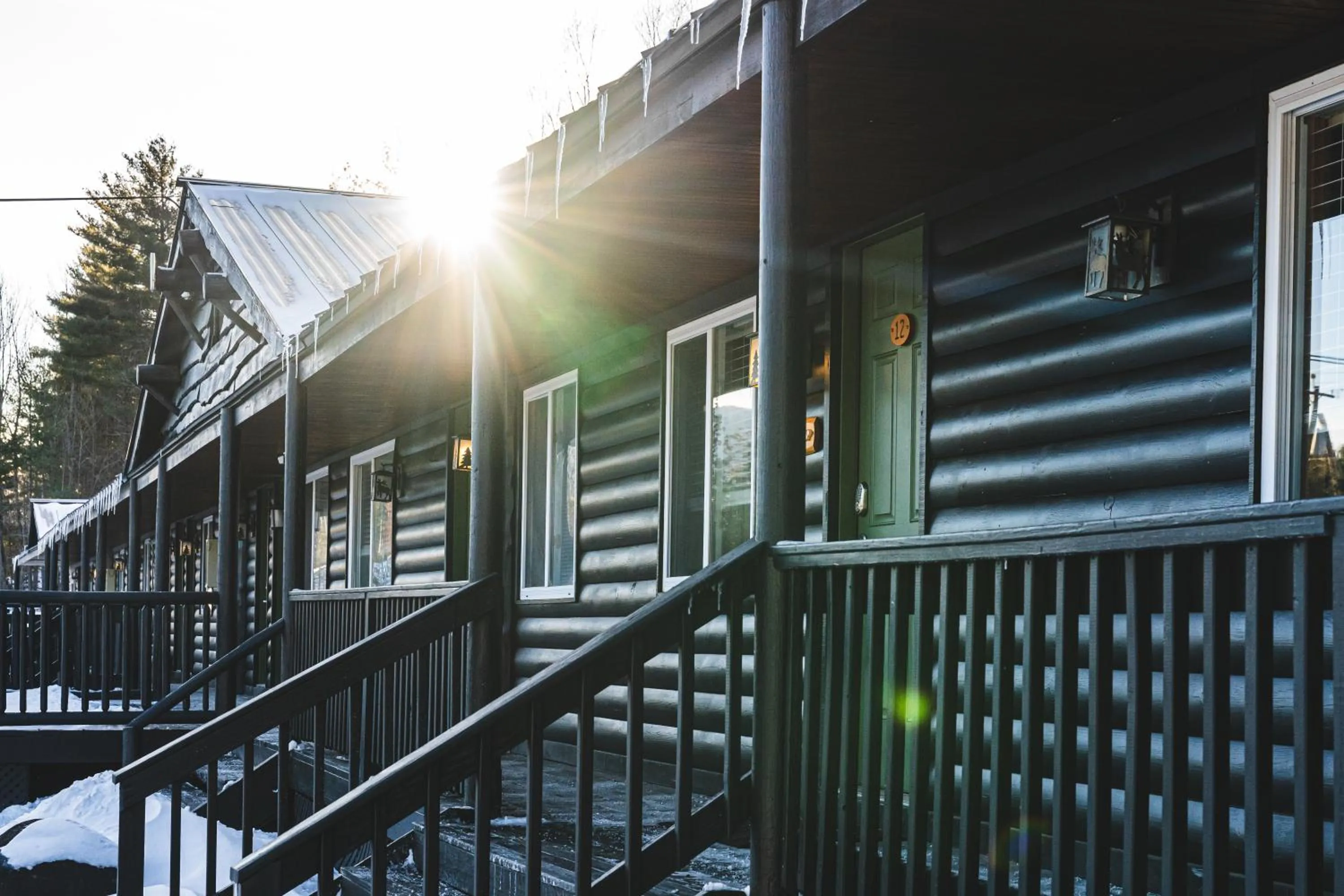 Facade/entrance in Wolfjaw Lodge