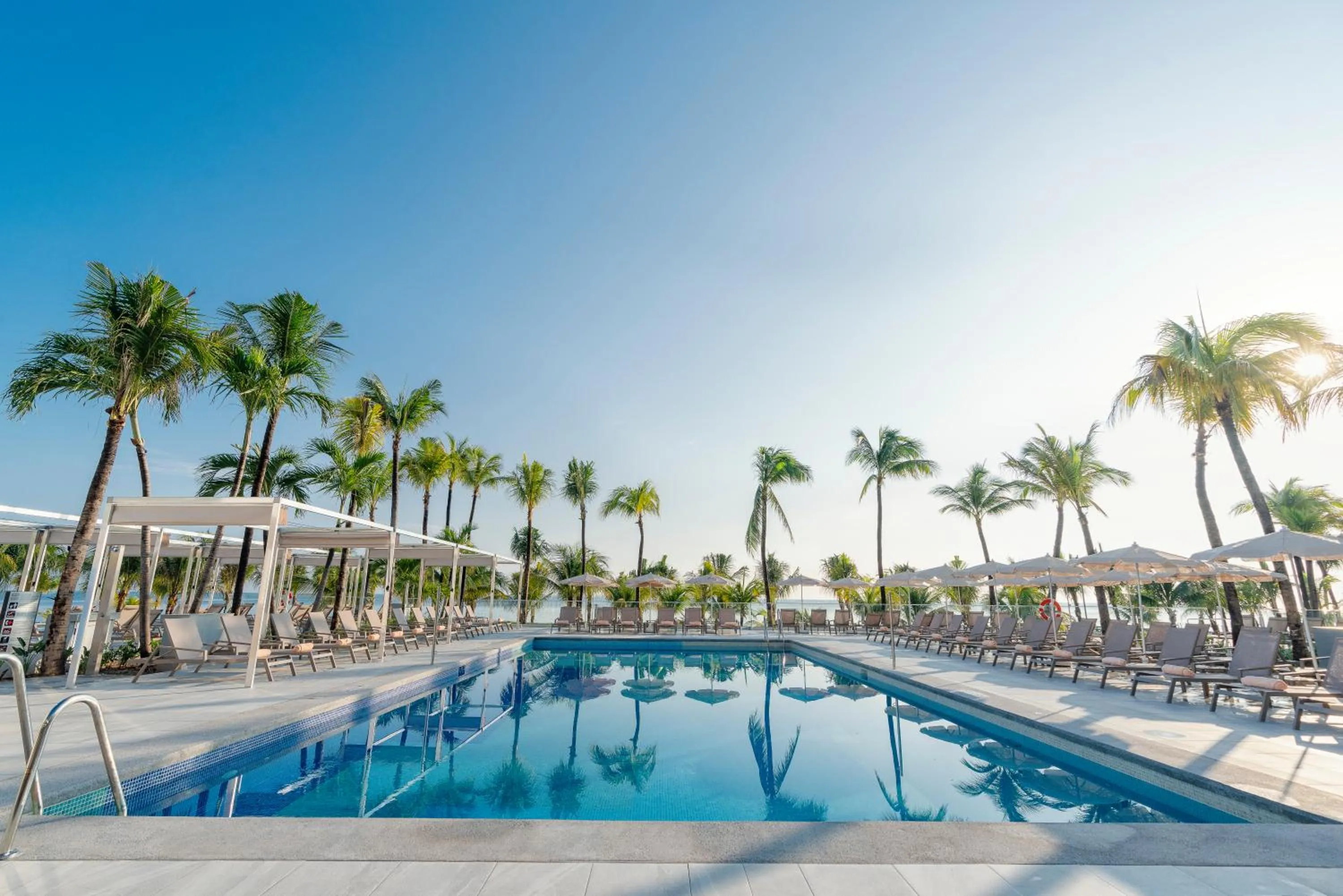 Swimming pool in Riu Caribe - All Inclusive