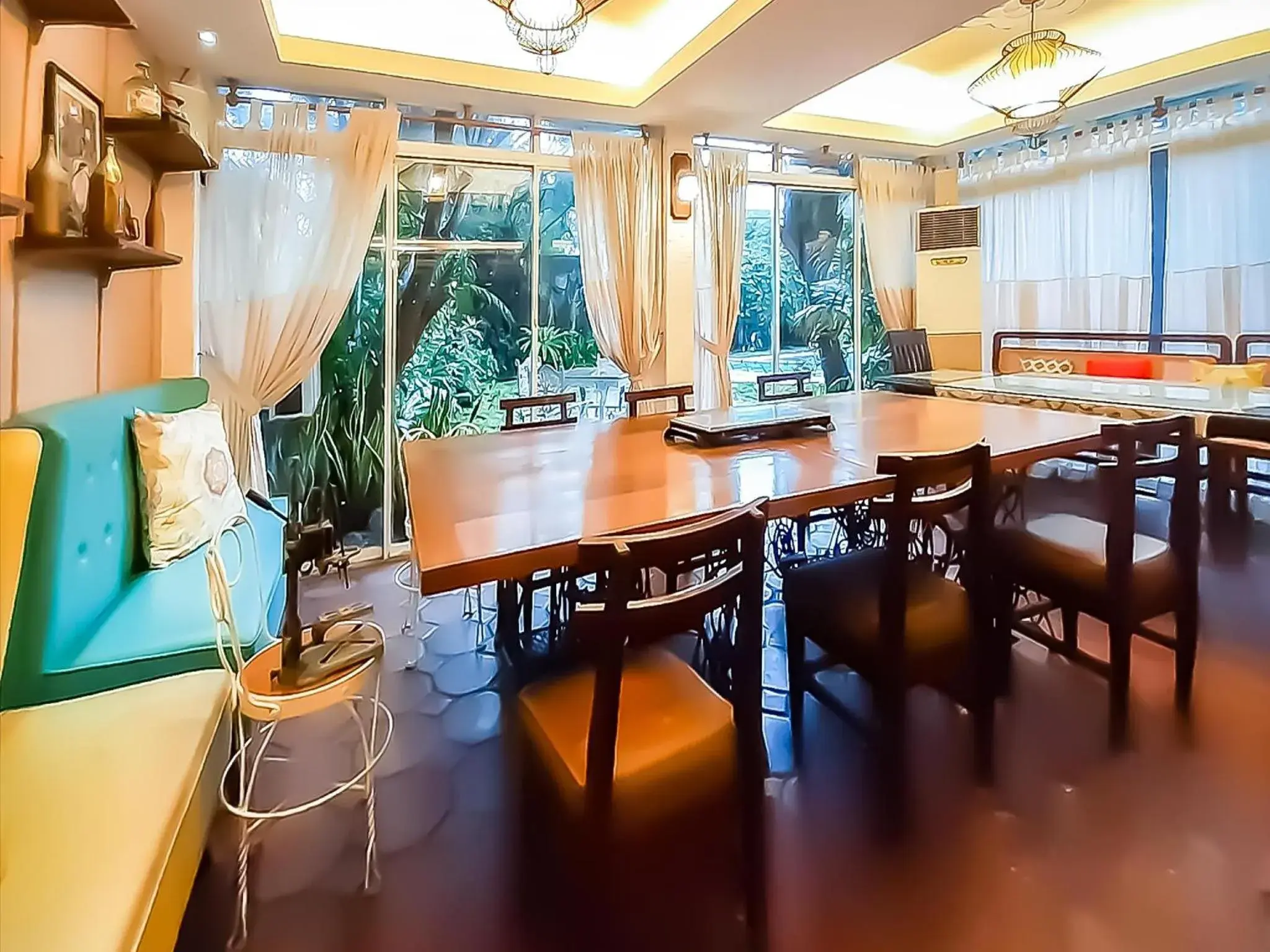 Restaurant/places to eat in Chito's Hotel Restaurant/places to eat in Chito's Hotel