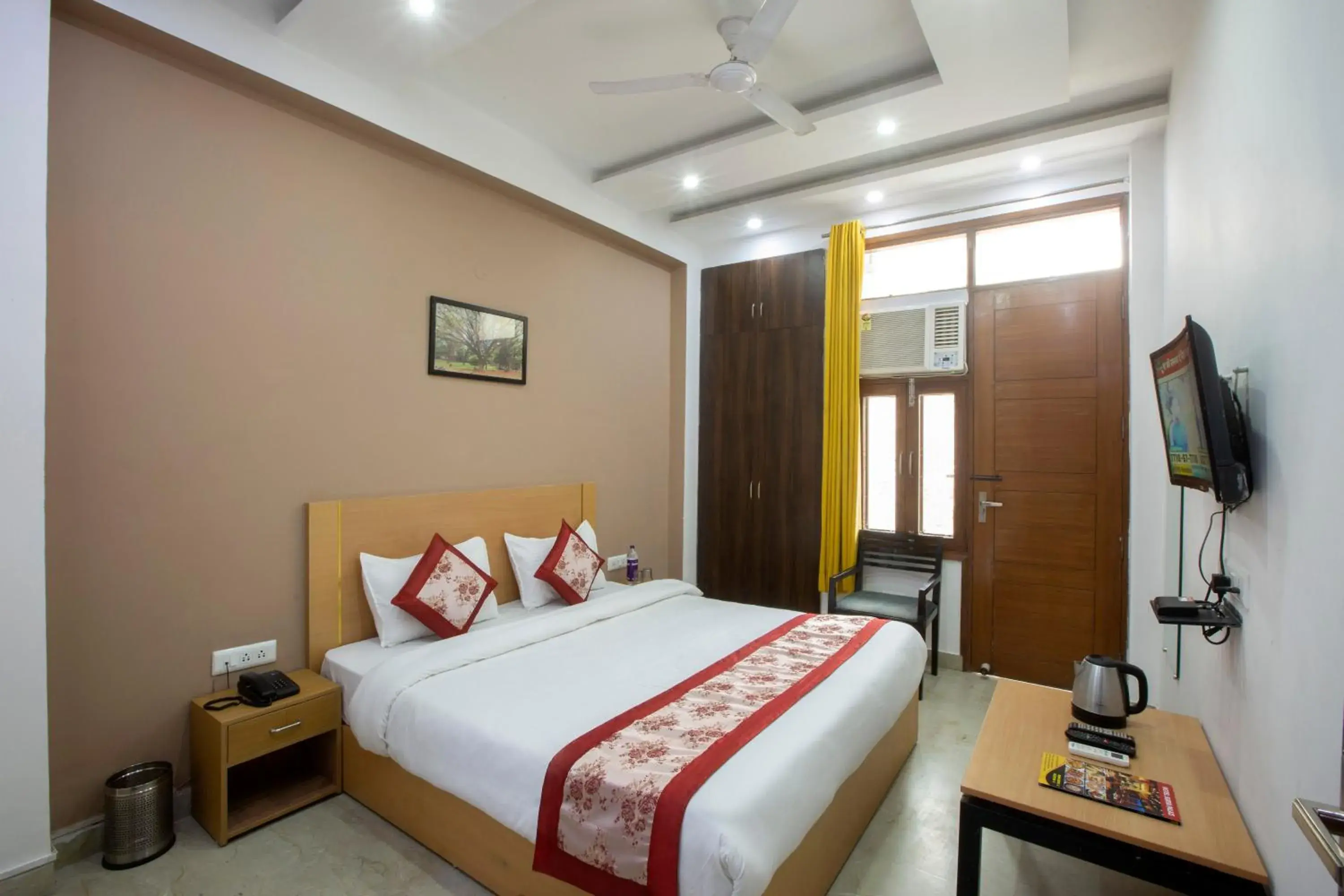 Bed in Hotel Surya Palace By Aura Bed in Hotel Surya Palace By Aura