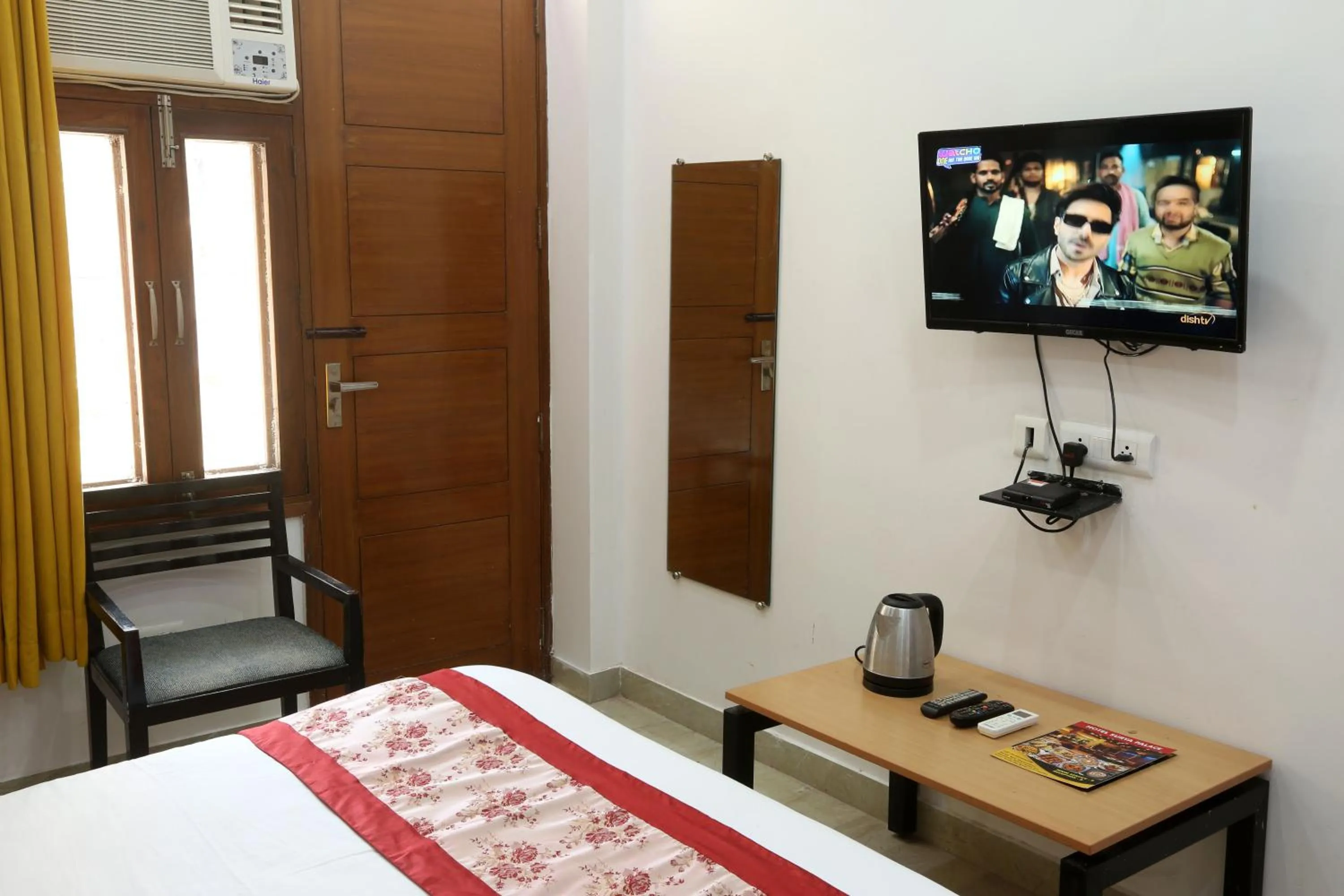 Bed in Hotel Surya Palace By Aura