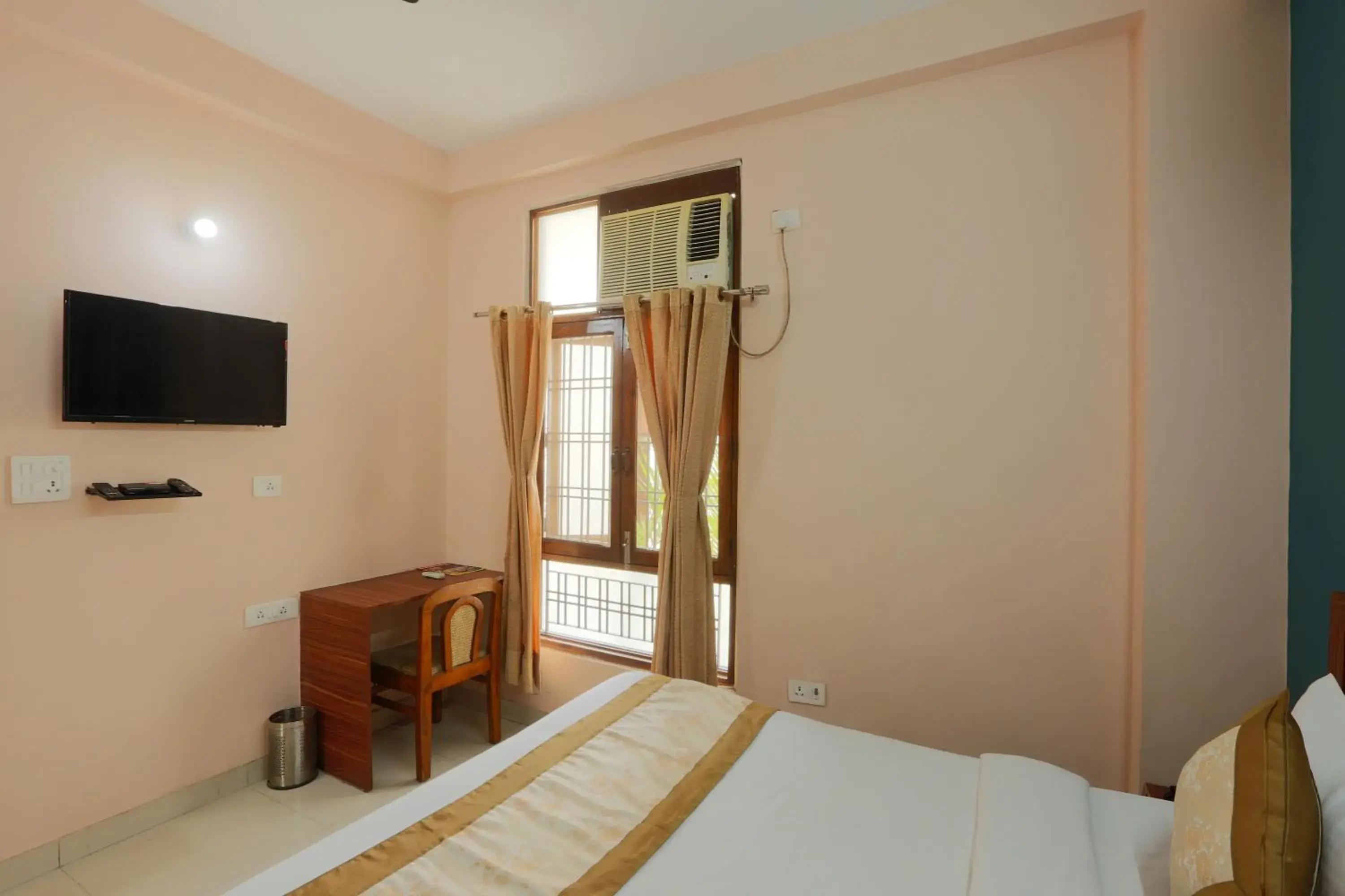 Bedroom, Bed in Hotel Surya Palace By Aura Bedroom, Bed in Hotel Surya Palace By Aura