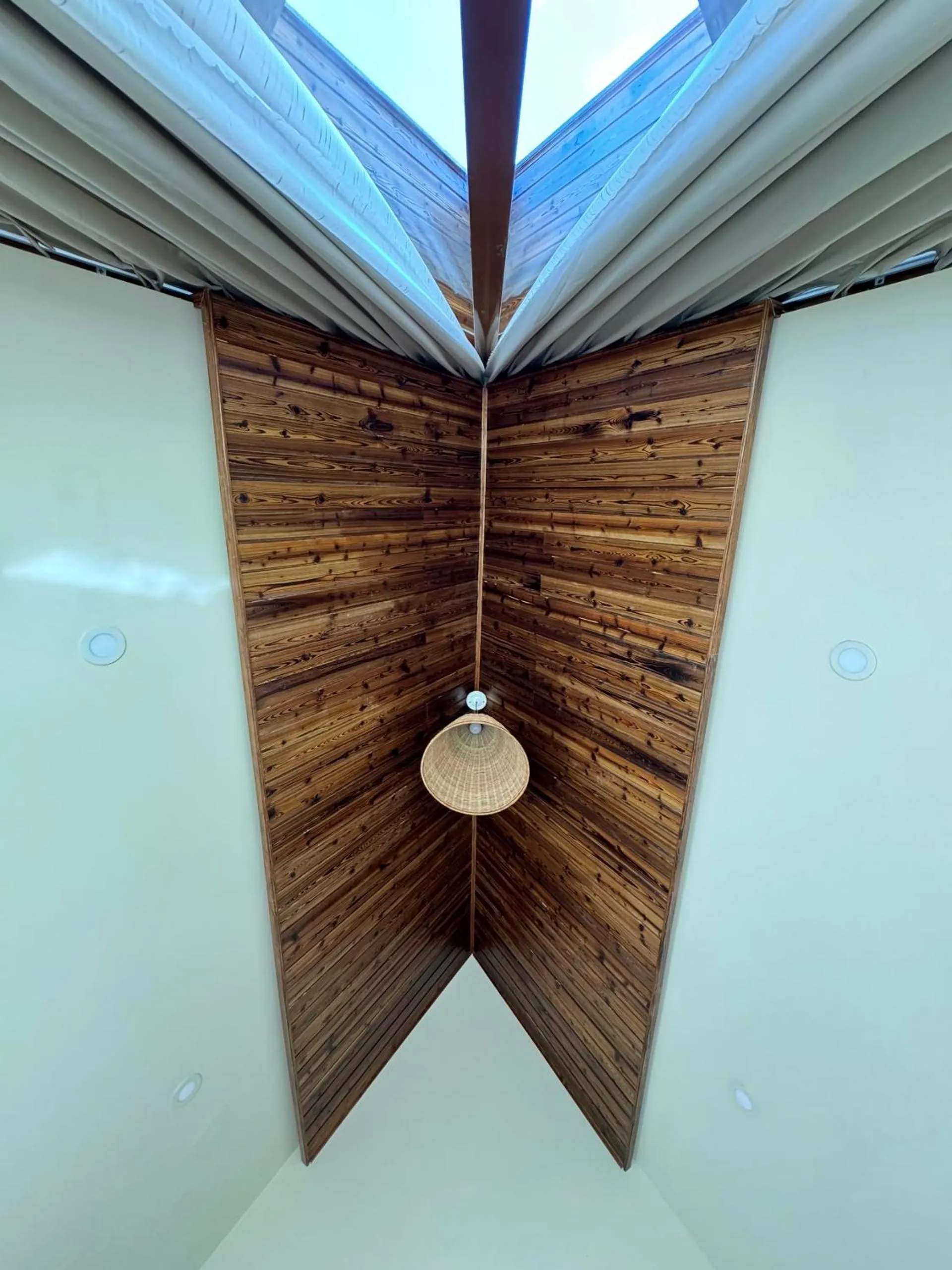 hair dresser in Nhà Sói Homestay Da Lat