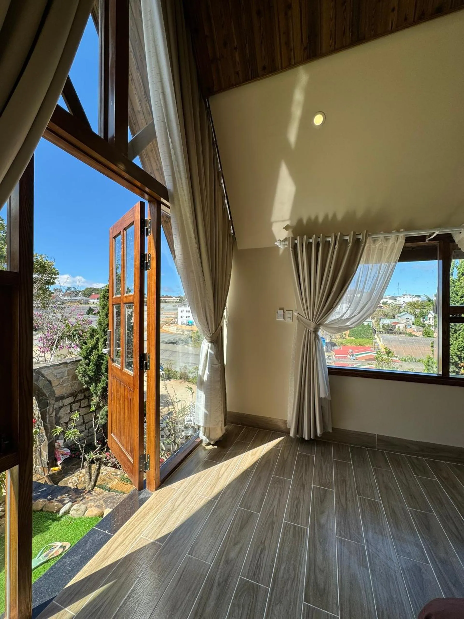 Day in Nhà Sói Homestay Da Lat