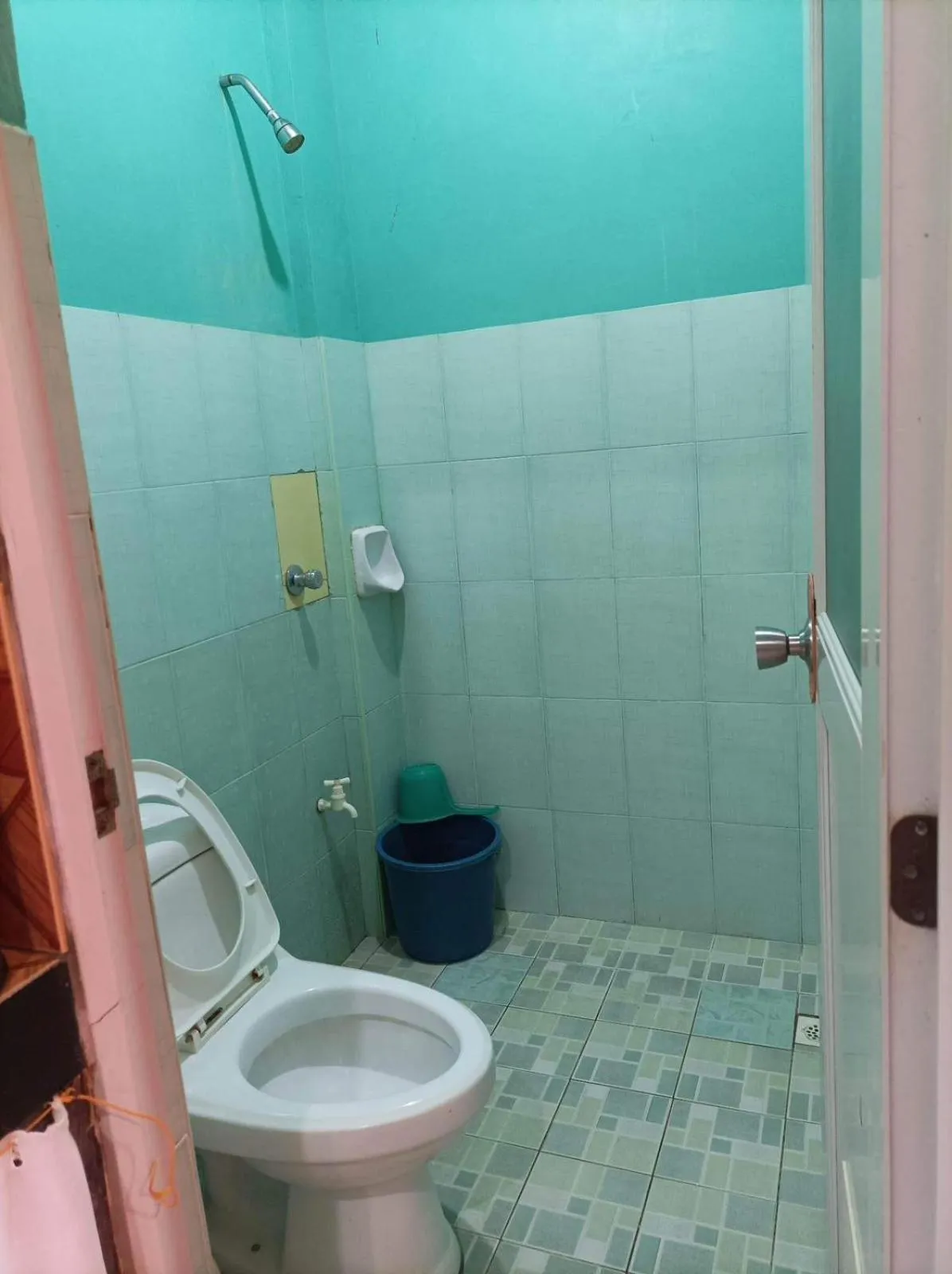 Shower in El Krimphoff Resort