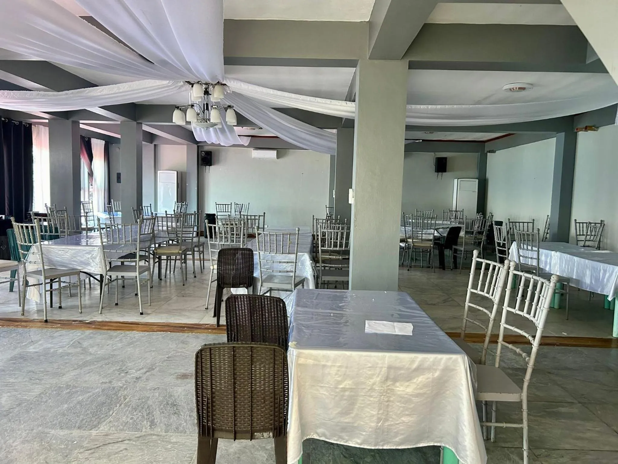 Restaurant/places to eat in El Krimphoff Resort