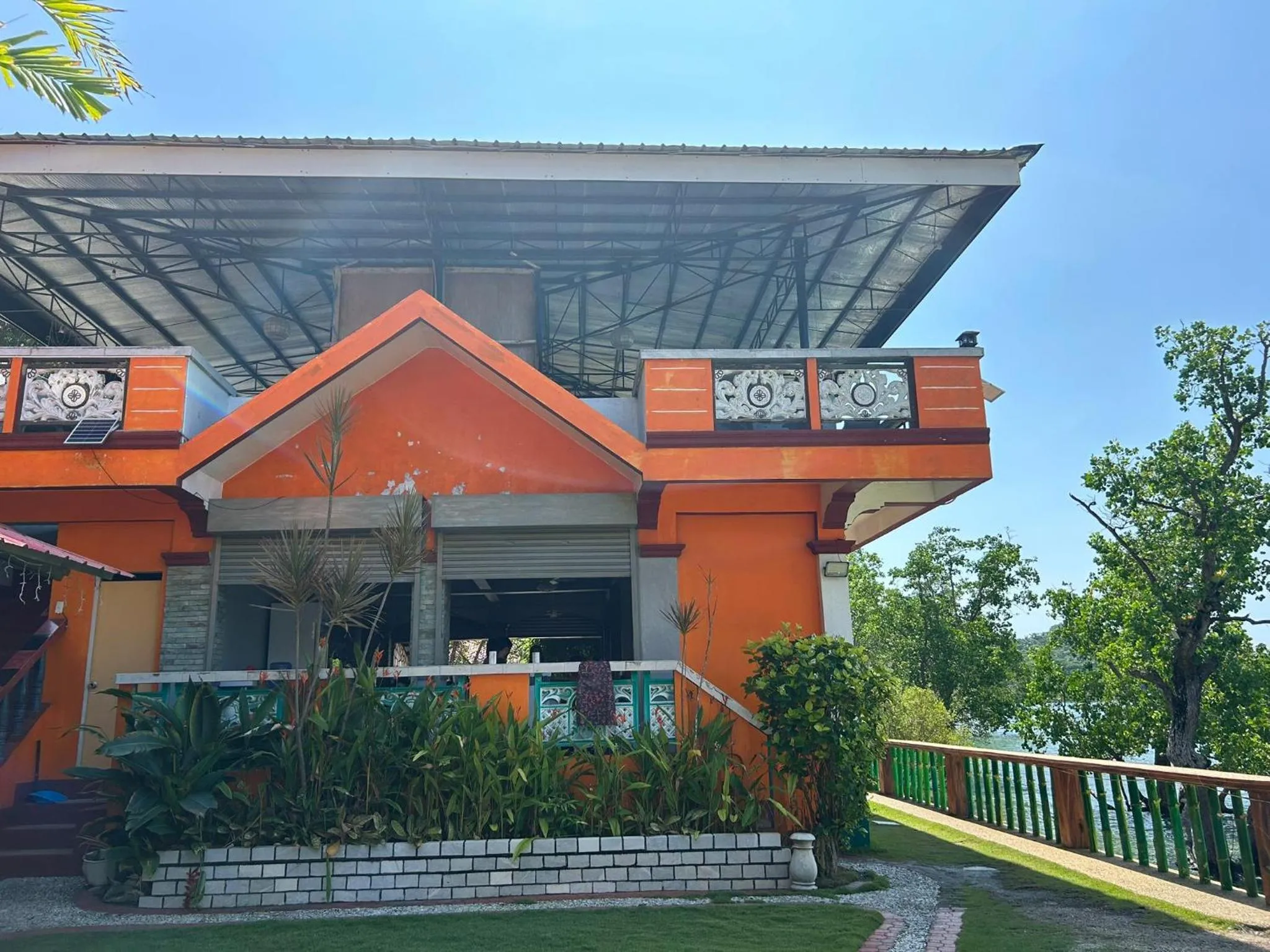 Restaurant/places to eat in El Krimphoff Resort