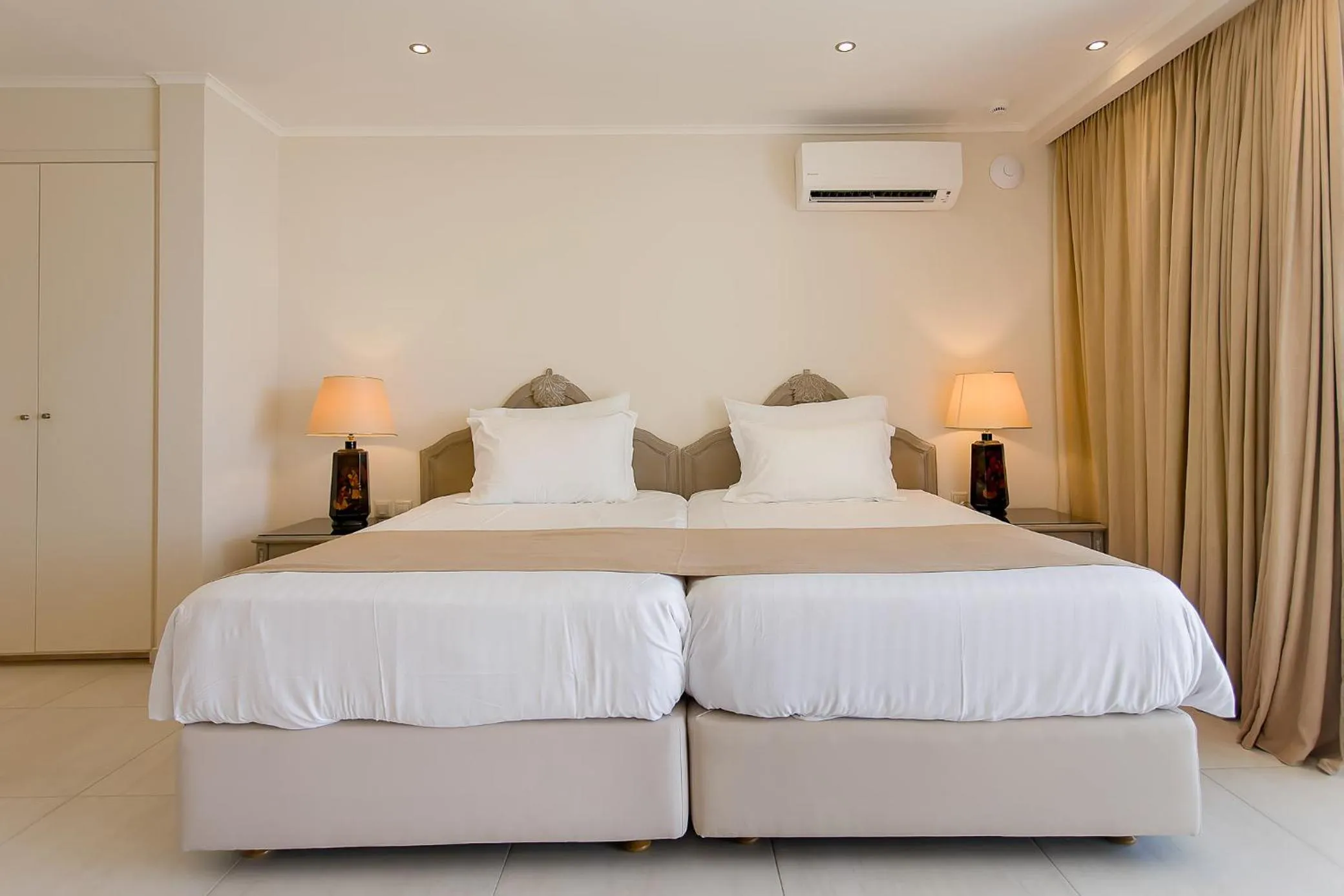 Bedroom, Bed in Corfu Holiday Palace