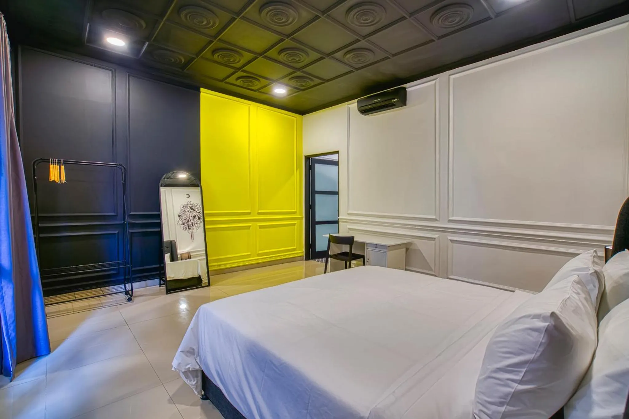 Bedroom, Bed in Villa Canberra - Seminyak