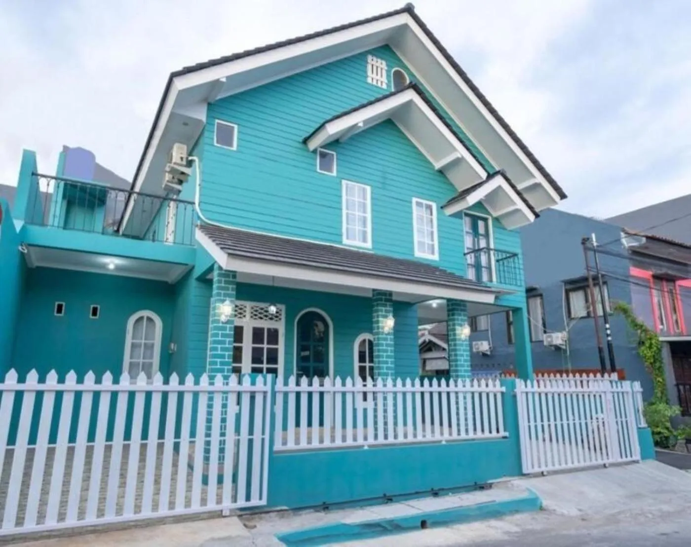 Property building in Violita House by FH Stay