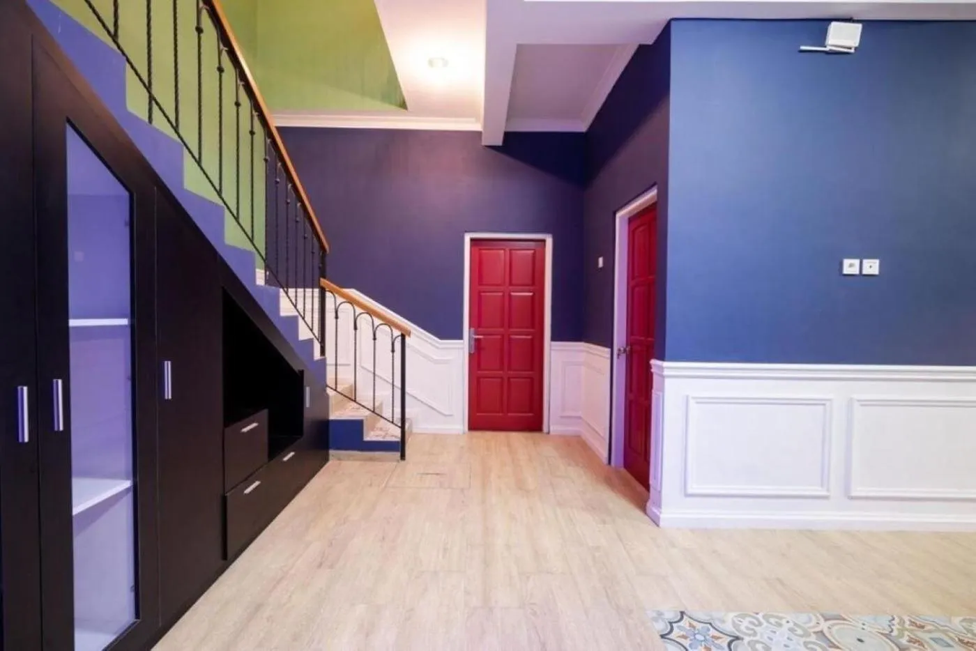 Living room in Violita House by FH Stay