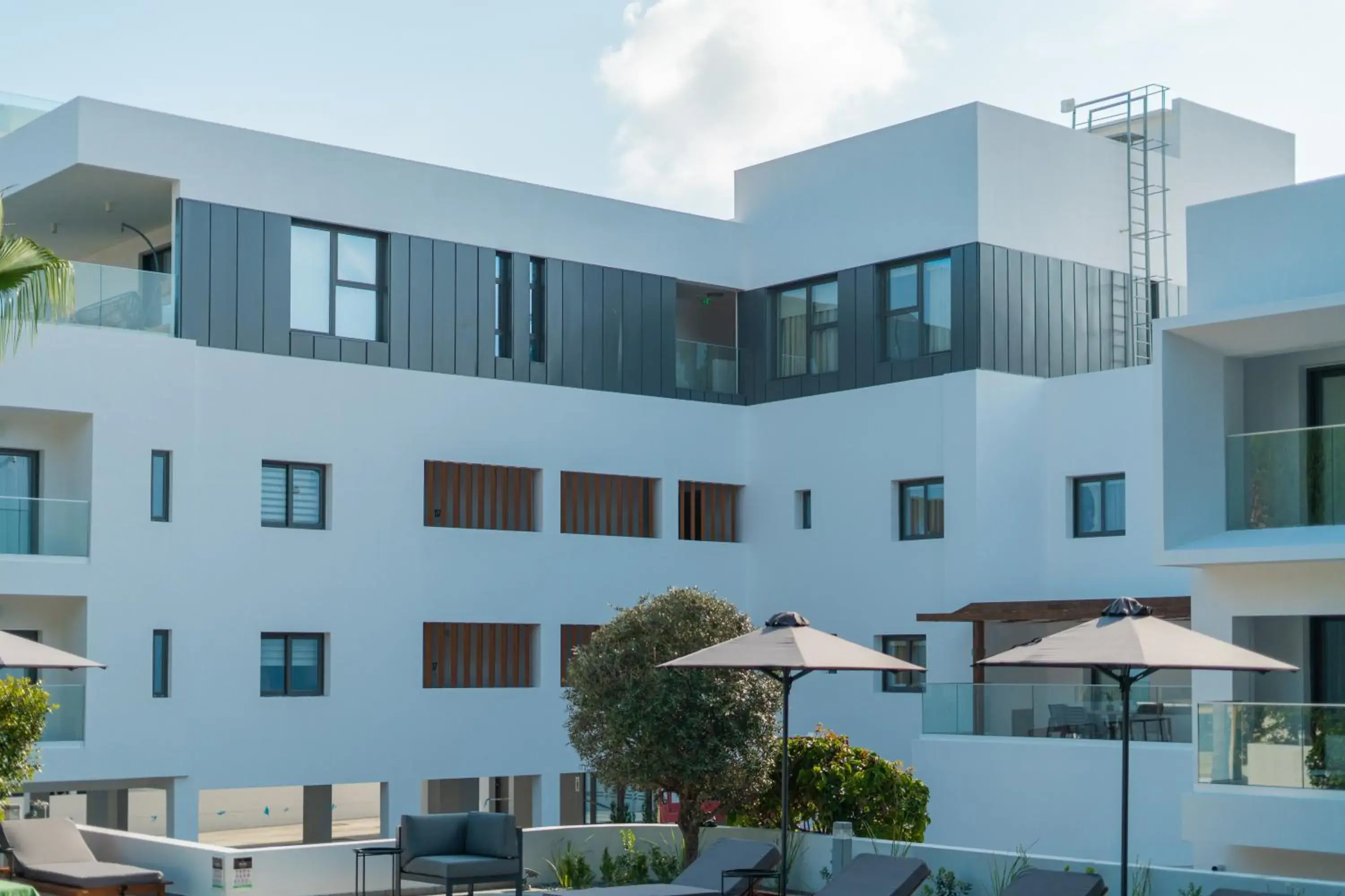 Property building in Silver Park Property building in Silver Park