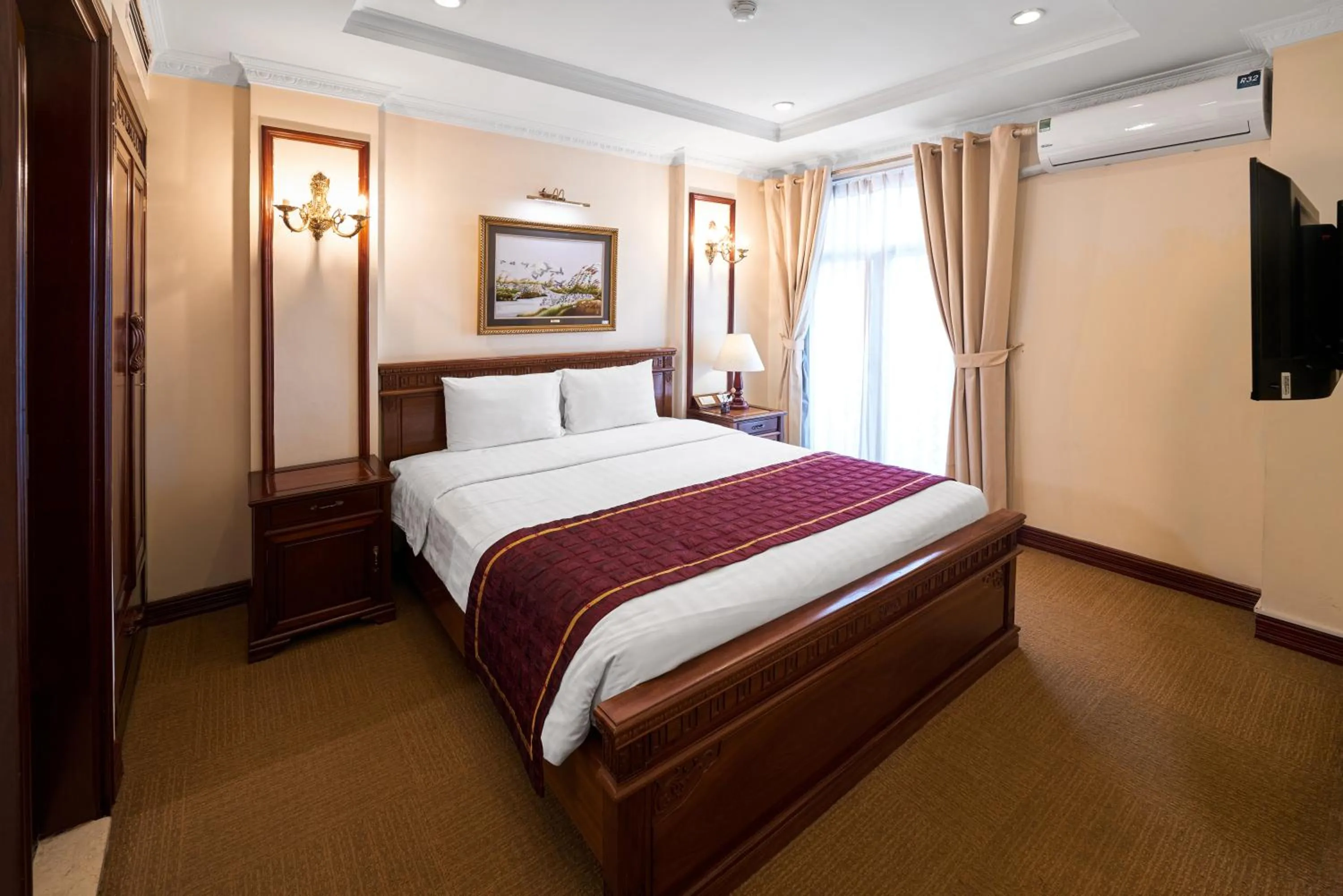 Bed in EDEN HOTEL HÀ NỘI