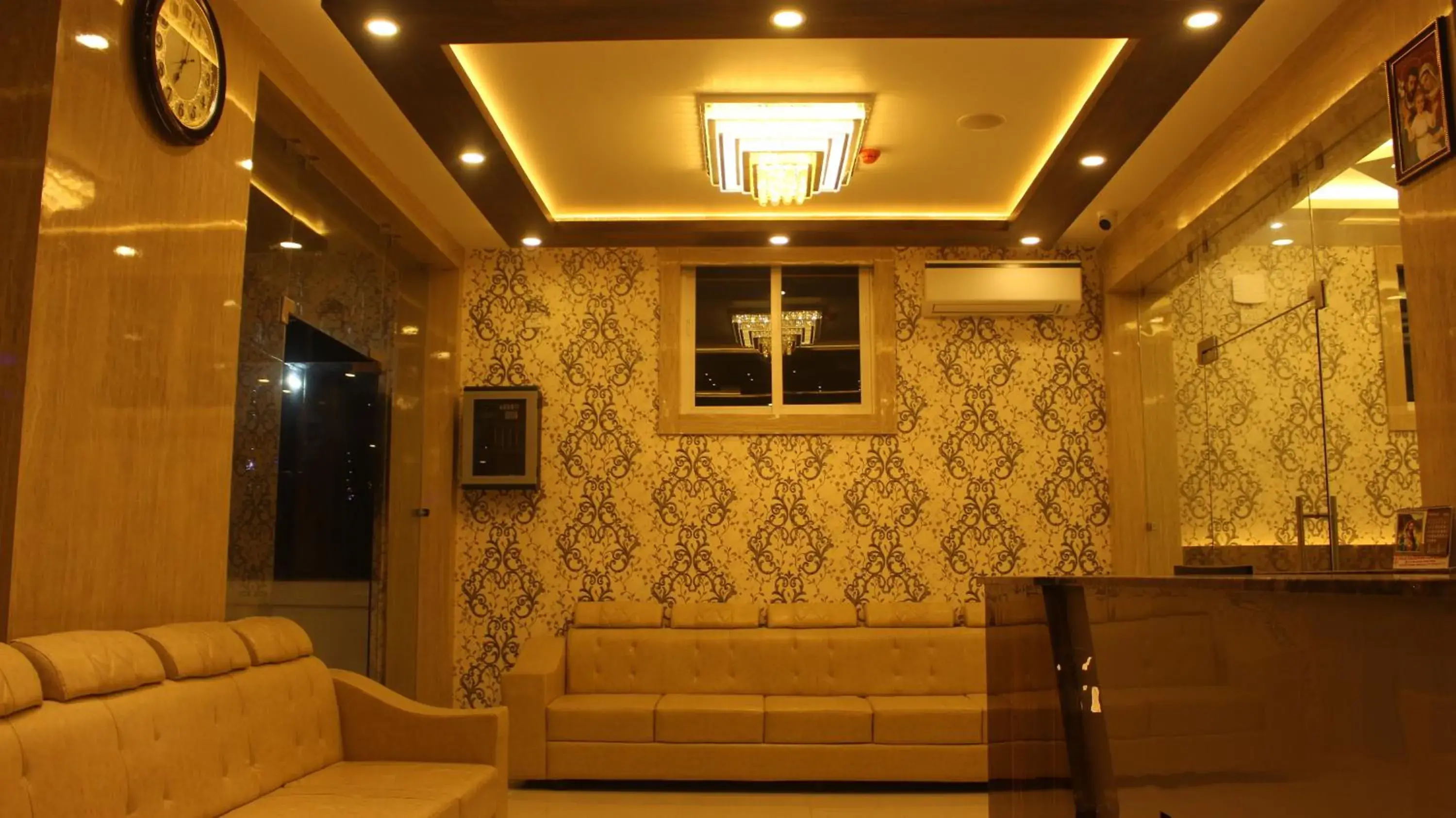 Lobby or reception in HOTEL IDHAYA Lobby or reception in HOTEL IDHAYA