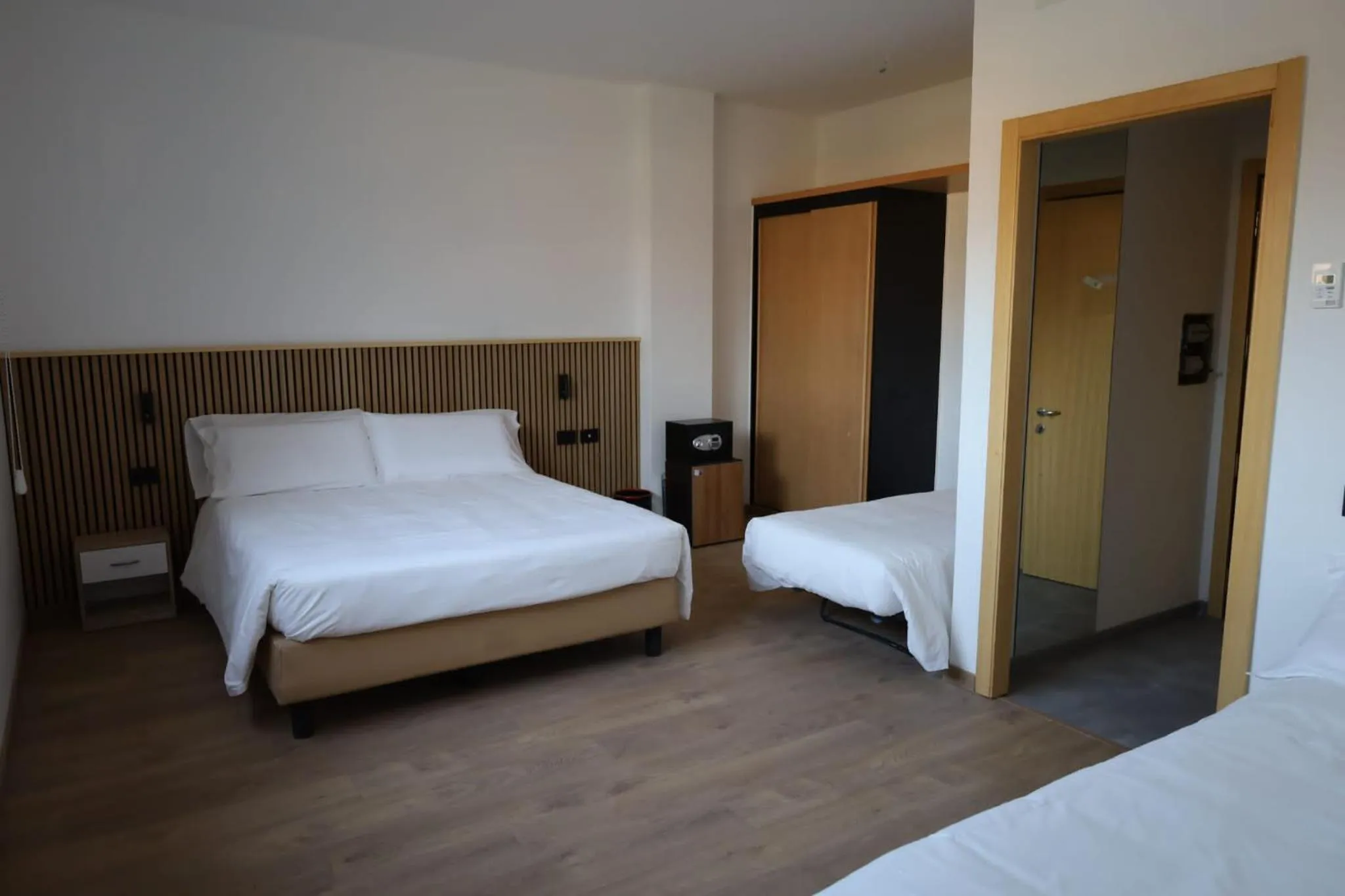 Photo of the whole room, Bed in Moon Palace Hotel