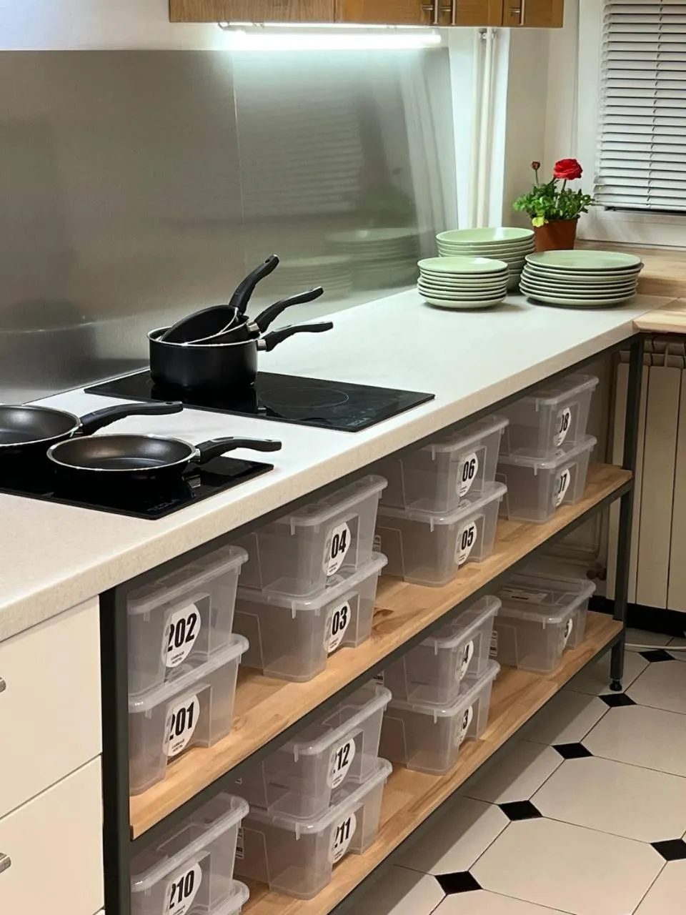 Kitchen or kitchenette in Cabbage Hostel