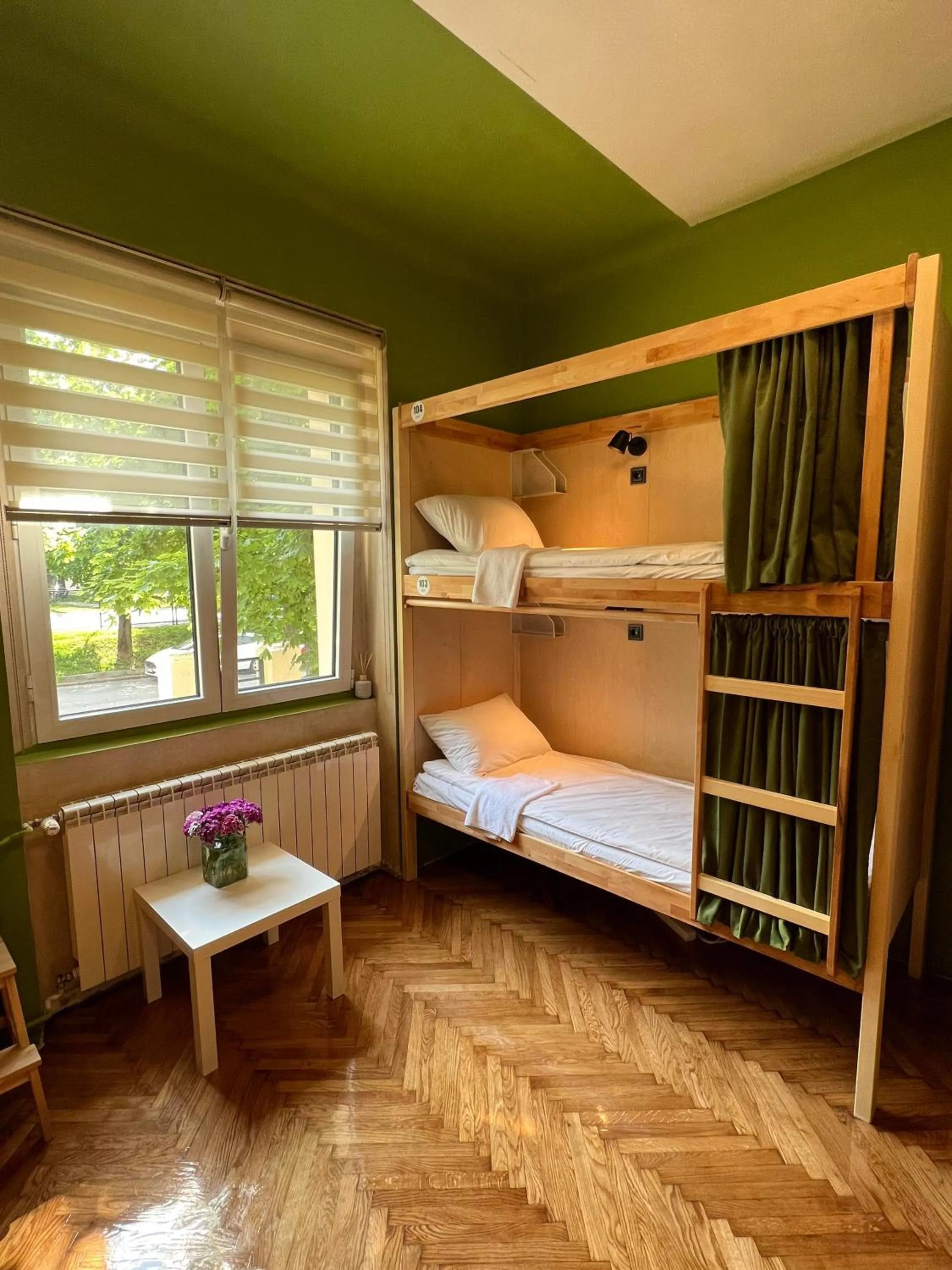 bunk bed, Bed in Cabbage Hostel