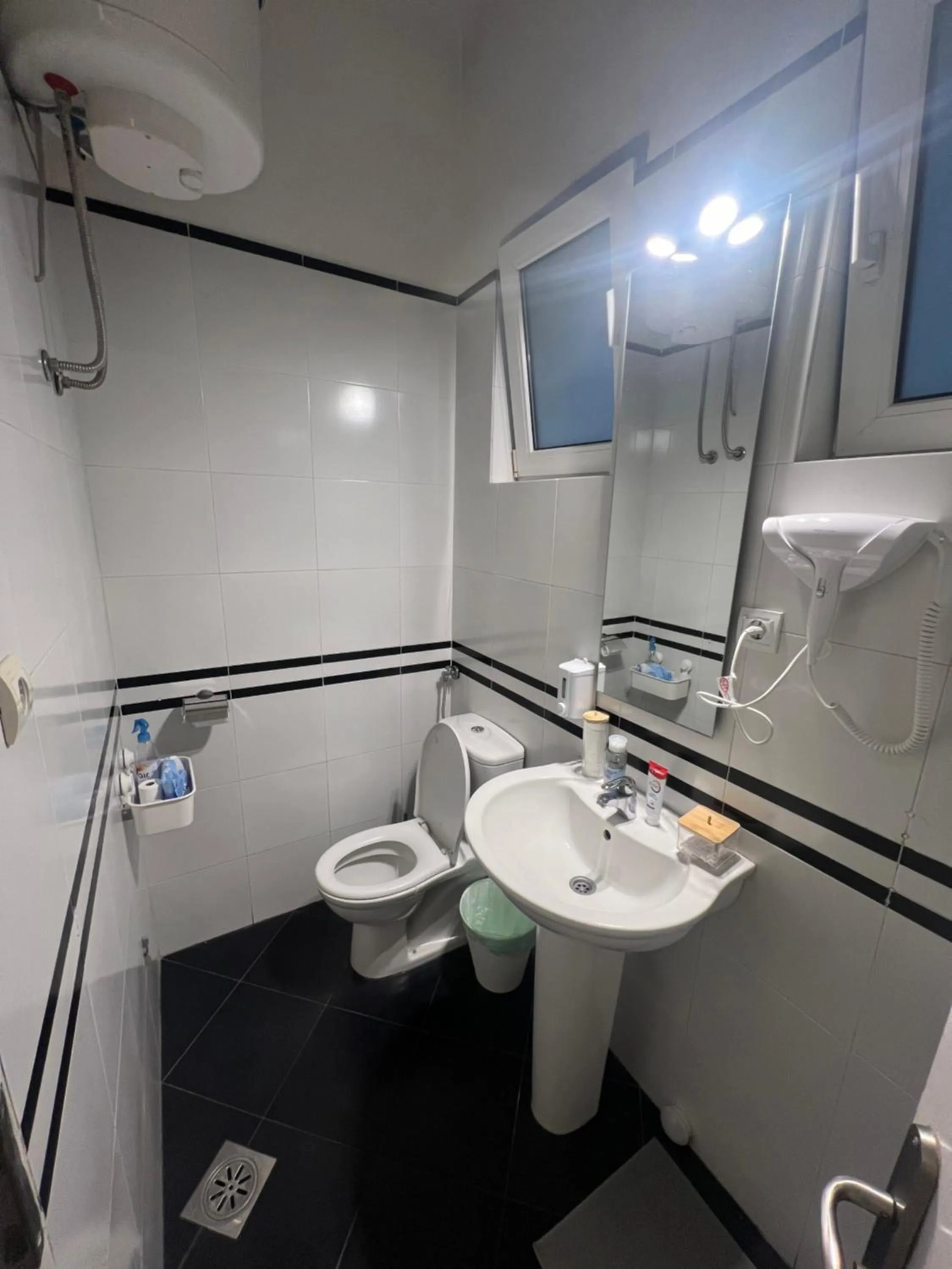 Toilet in Cabbage Hostel