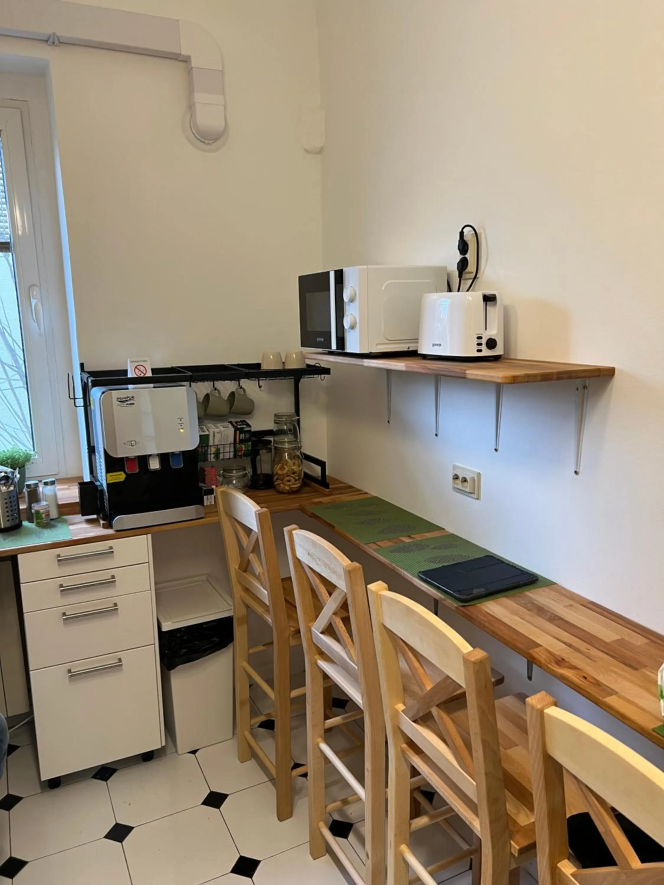 Coffee/tea facilities in Cabbage Hostel