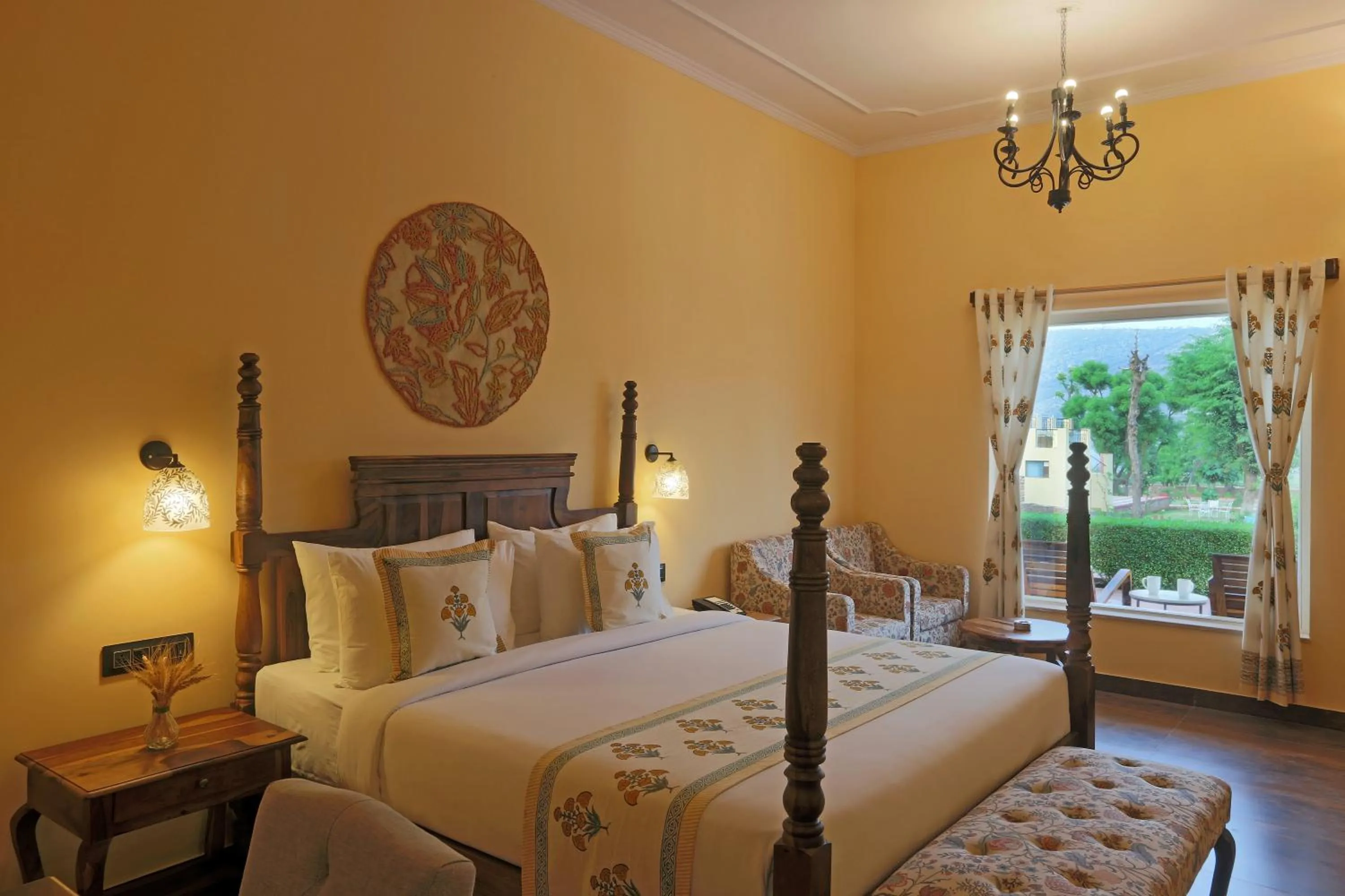 Property building, Bed in Ratan Villas Sariska