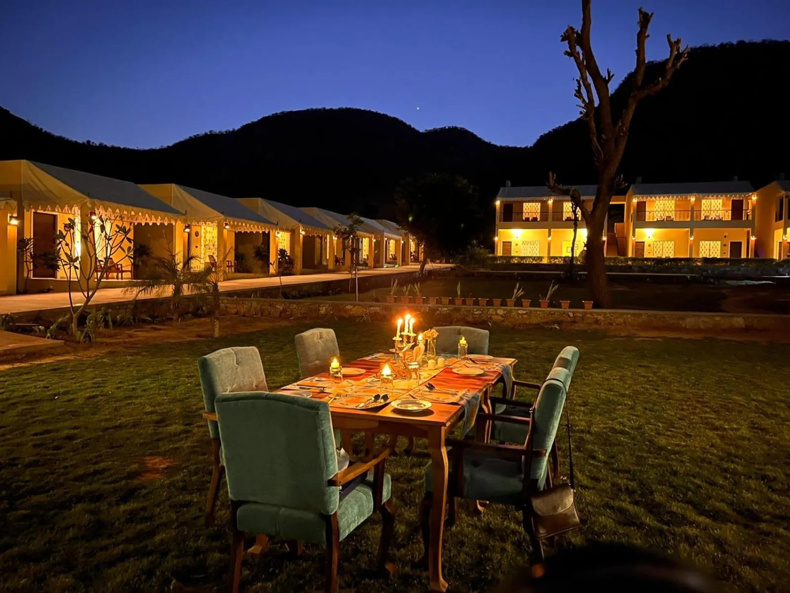 Property building in Ratan Villas Sariska