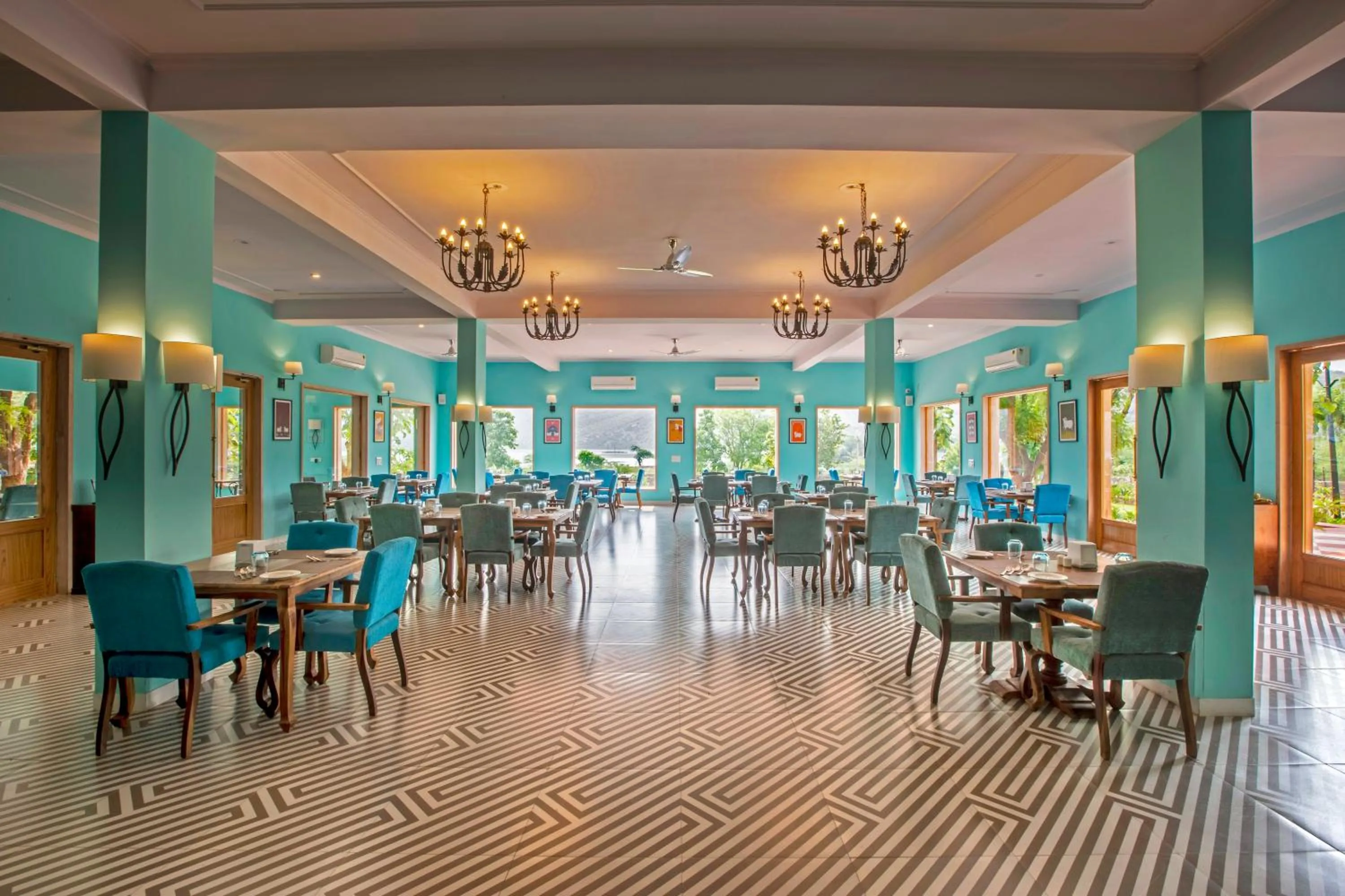 Restaurant/places to eat in Ratan Villas Sariska