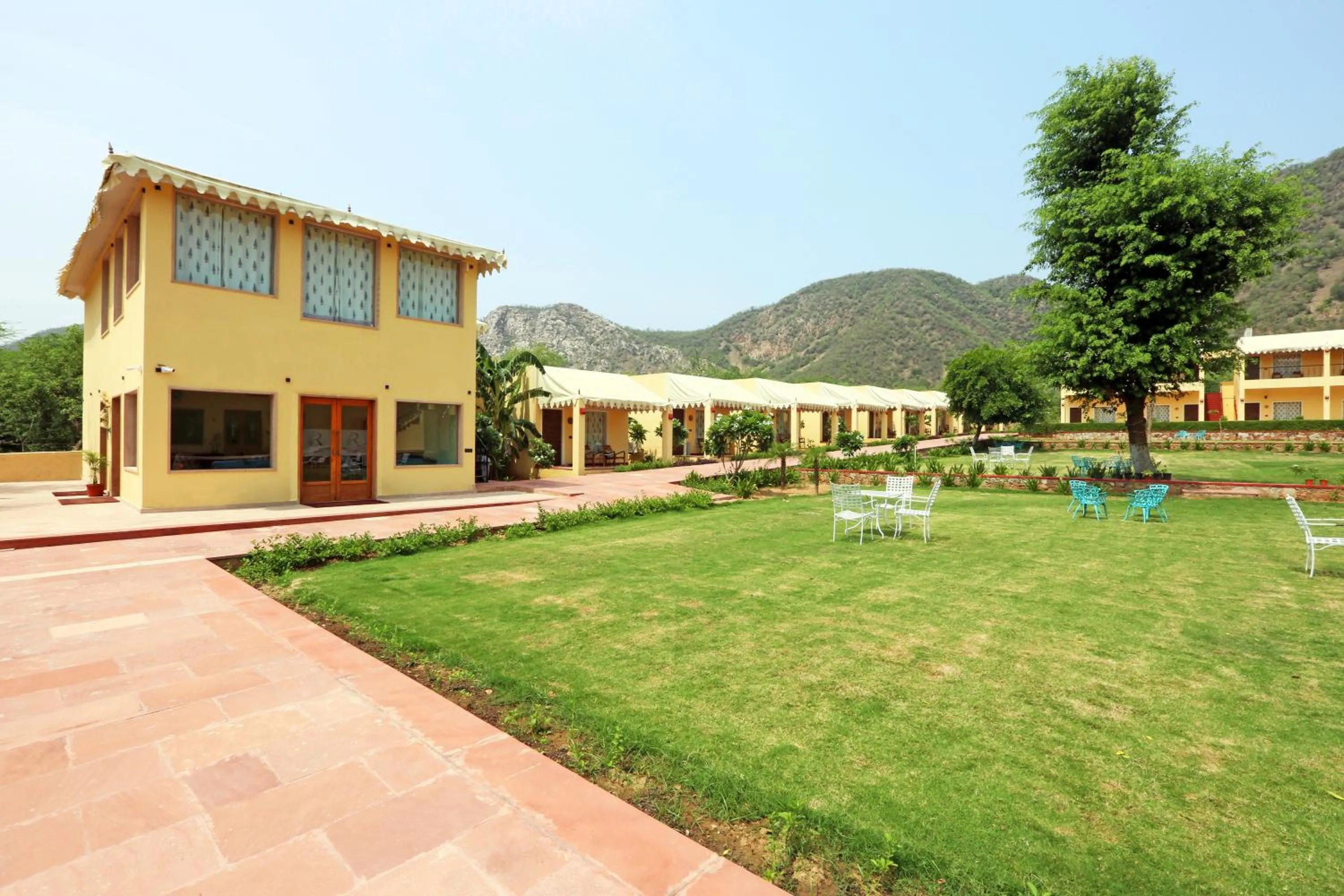 Garden view in Ratan Villas Sariska