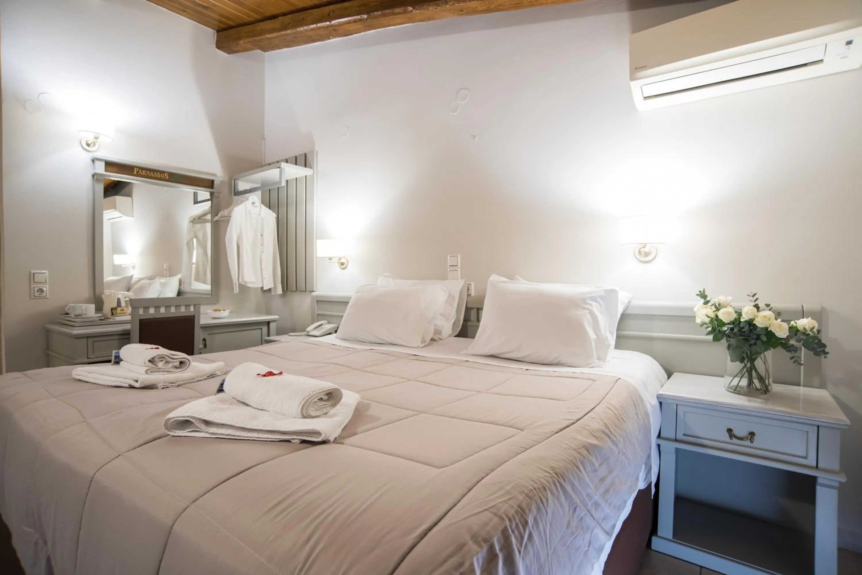 Bed in Parnassos Delphi Hotel