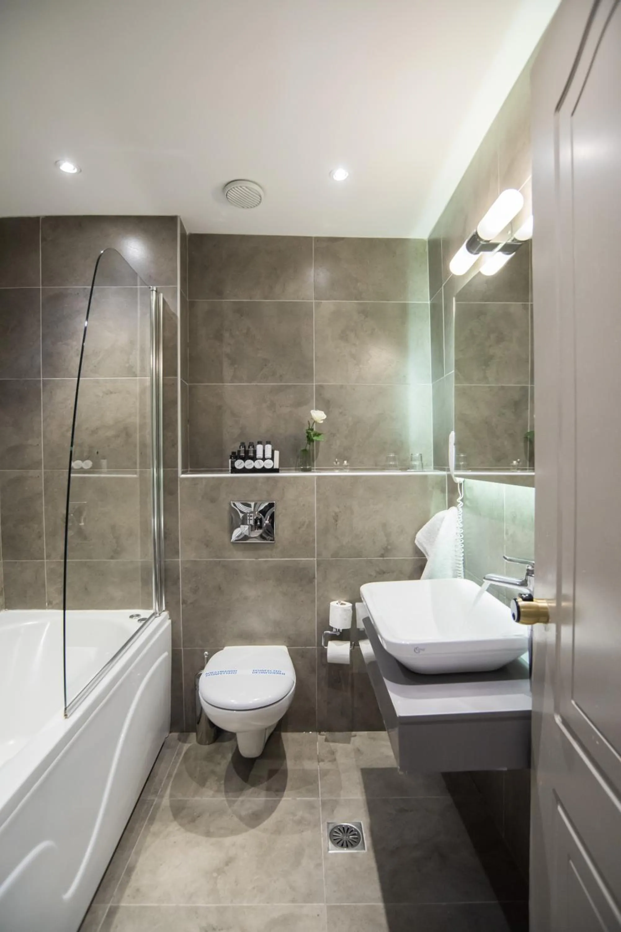 Hot Tub in Parnassos Delphi Hotel