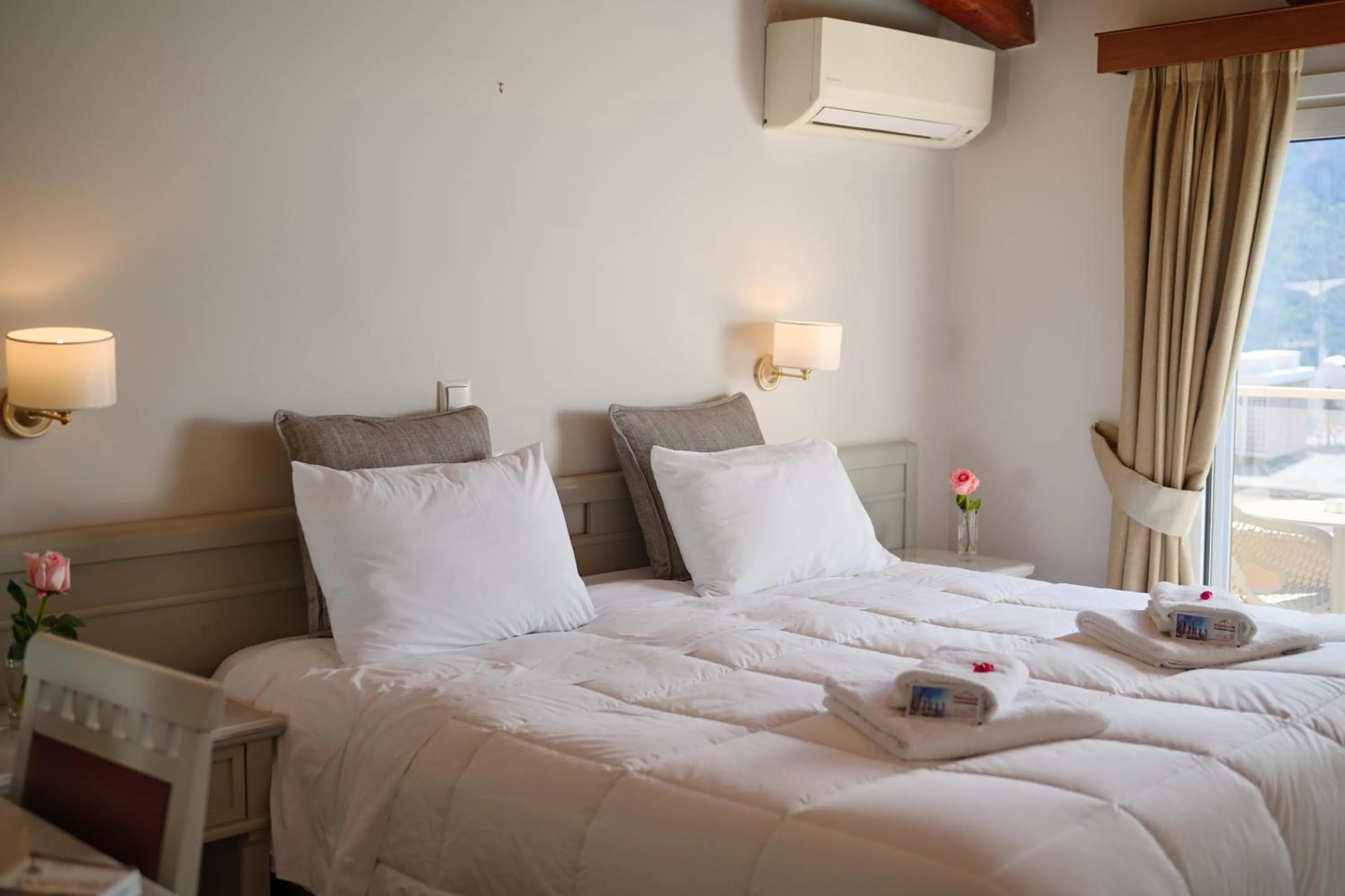 Bed in Parnassos Delphi Hotel