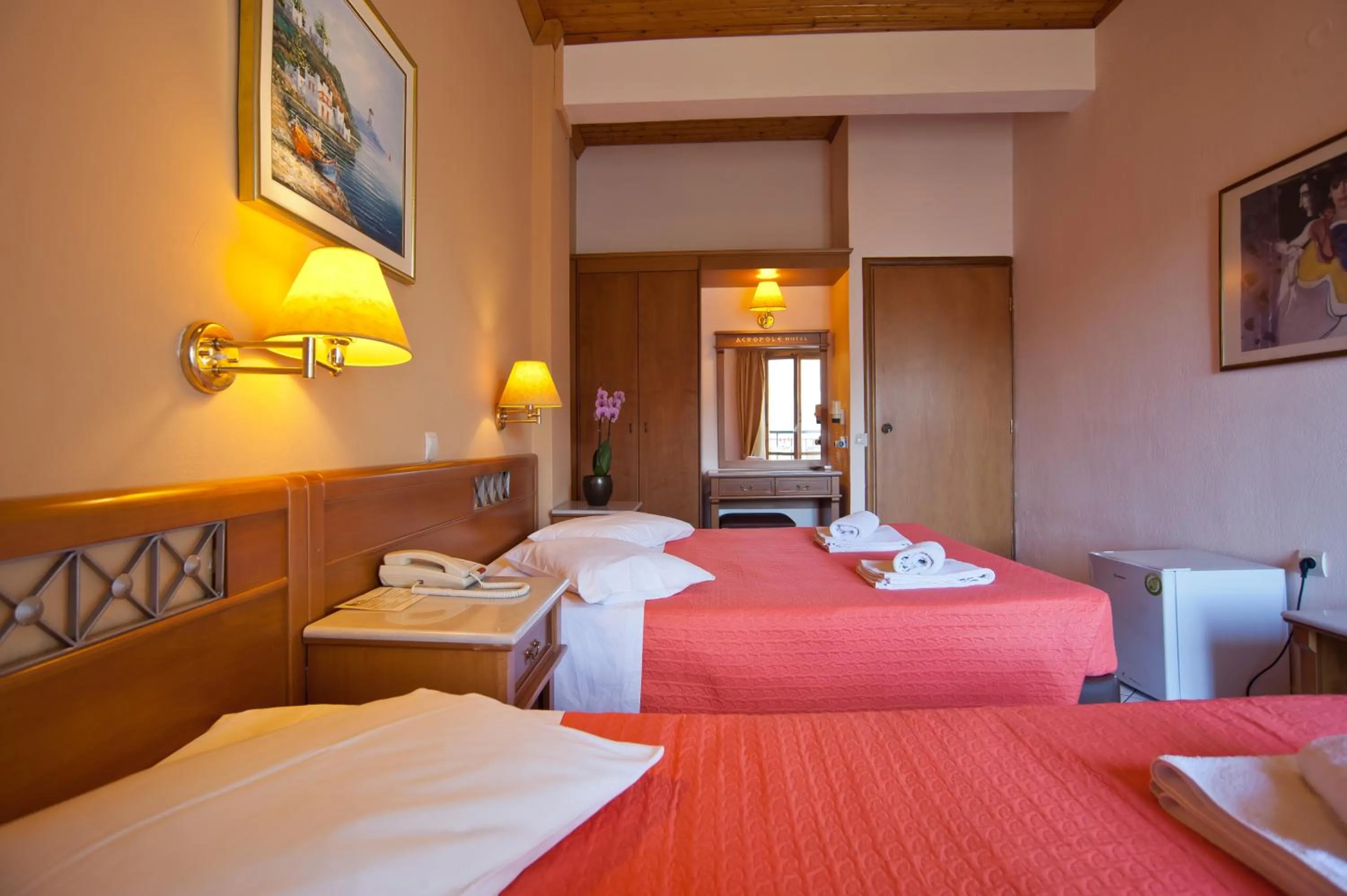 Photo of the whole room, Bed in Acropole Delphi City Hotel