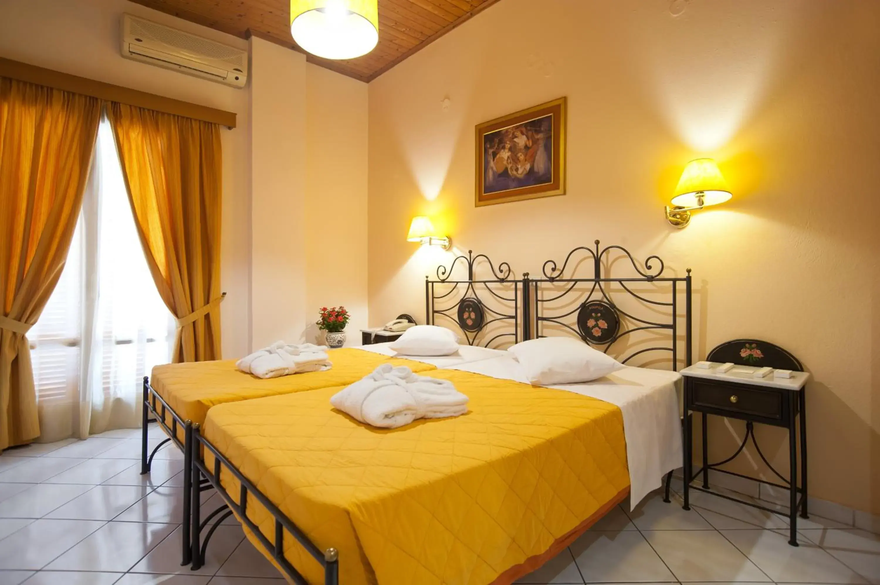 Photo of the whole room, Bed in Acropole Delphi City Hotel Photo of the whole room, Bed in Acropole Delphi City Hotel