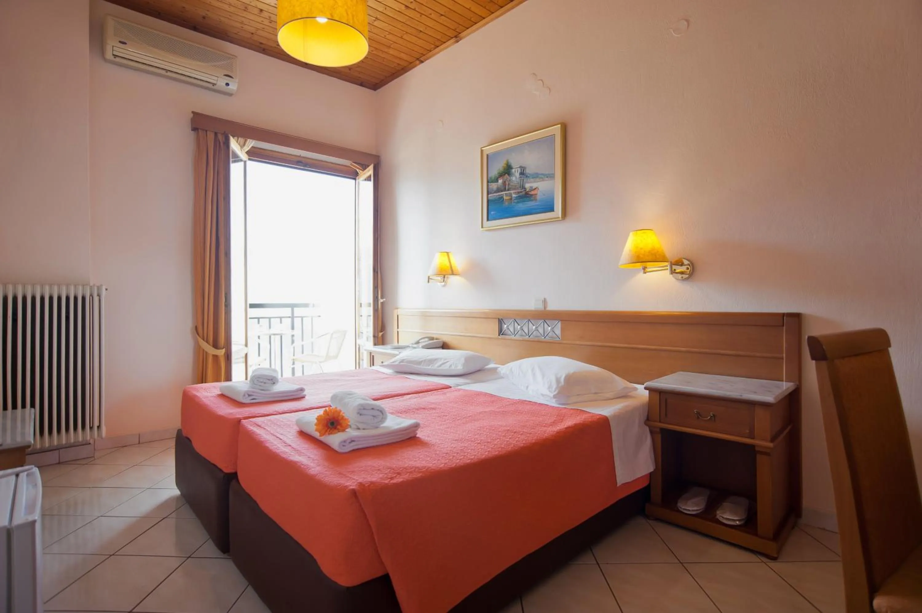 Photo of the whole room, Bed in Acropole Delphi City Hotel