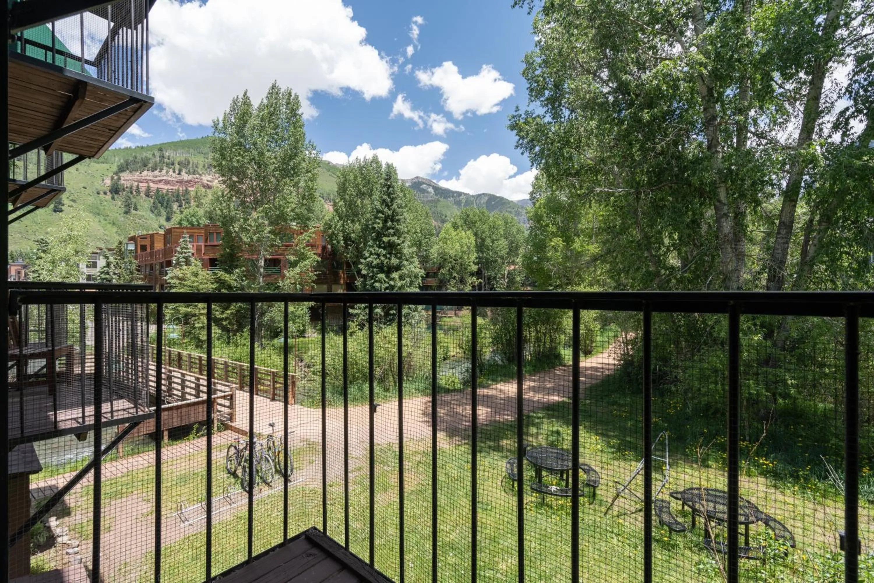 Manitou Lodge 7 by Alpine Lodging Telluride