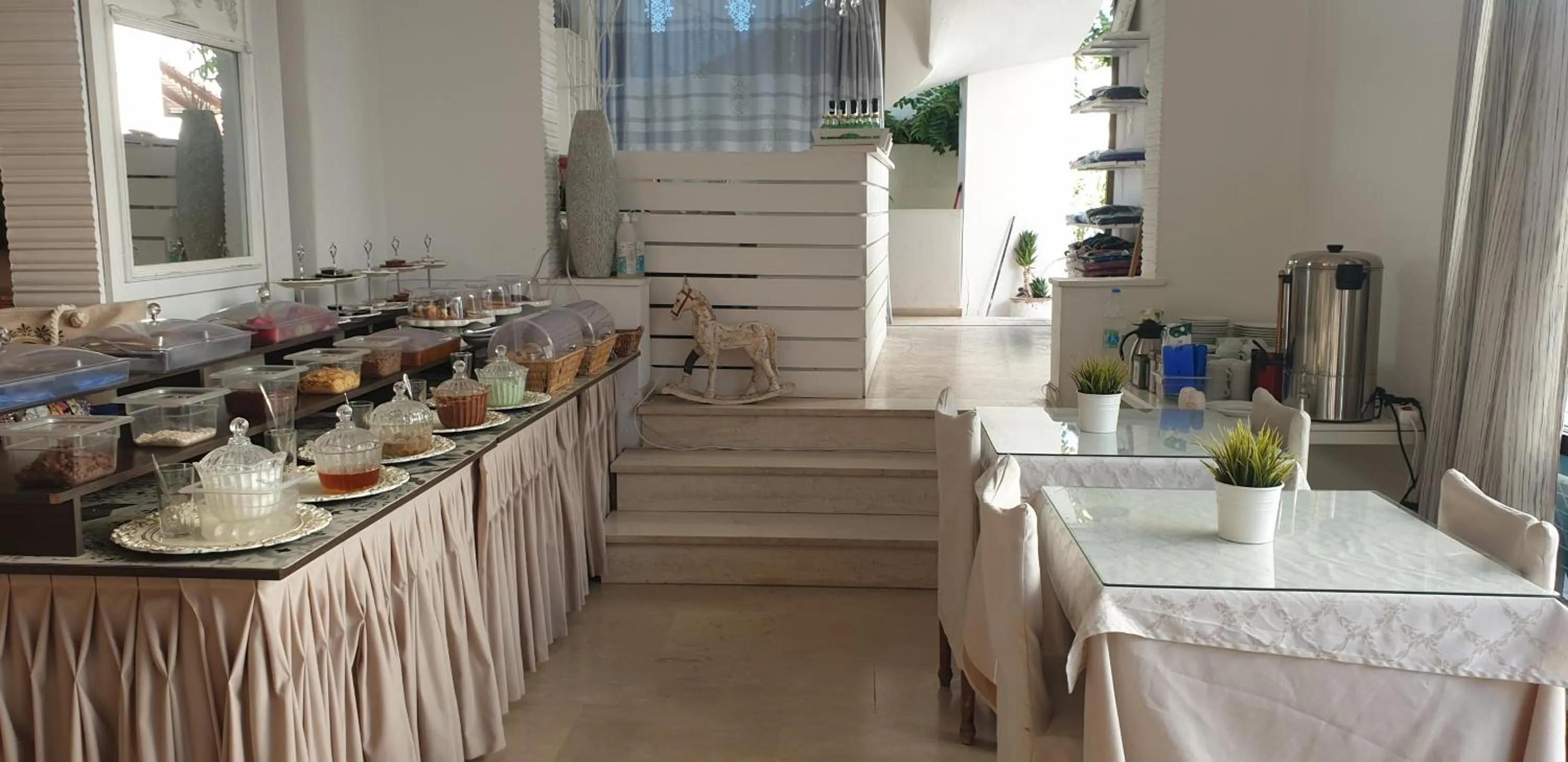 Breakfast in Rachel Hotel