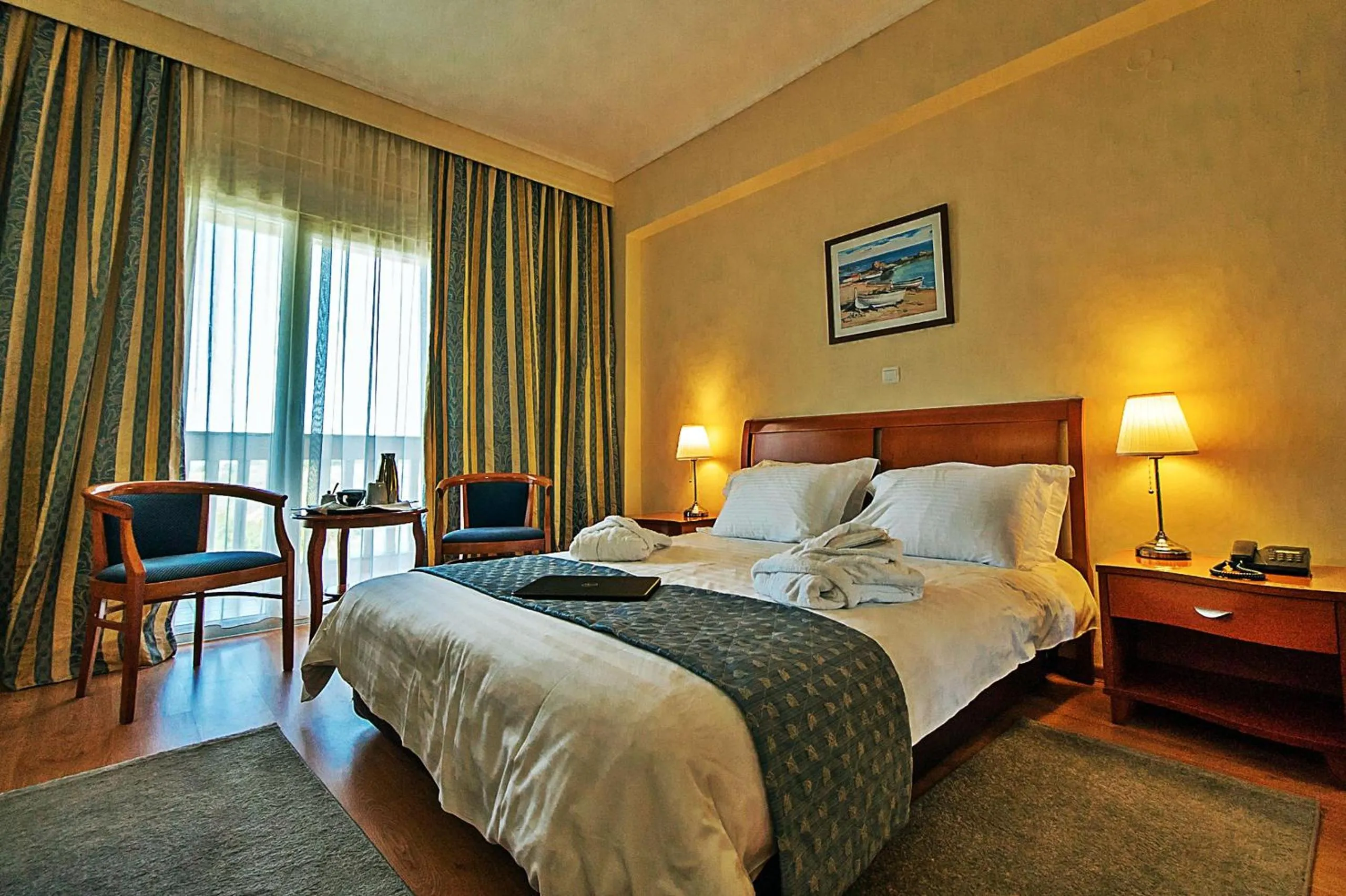 Photo of the whole room, Bed in Ambassador Hotel Thessaloniki